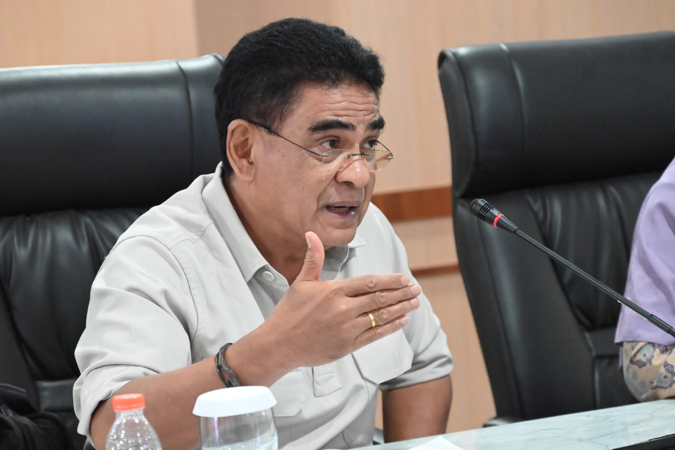 Anggota Komisi X DPR RI Andreas Hugo Pareira, saat mengikuti pertemuan Kunjungan Kerja Reses Komisi X DPR RI di Kota Medan, Sumatera Utara, Senin (06/05/2024). Foto: Singgih/vel.