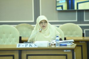Anggota Pansus DPR RI Diah Nurwitasari saat mengikuti Rapat Kerja Pansus RUU tentang Perubahan Kedua atas Undang-Undang Nomor 13 Tahun 2016 mengenai Paten Hak Kekayaan Intelektual (HKI), di Gedung Nusantara II Komplek DPR RI, Senin, (24/6/2024). Foto: Jaka/vel.