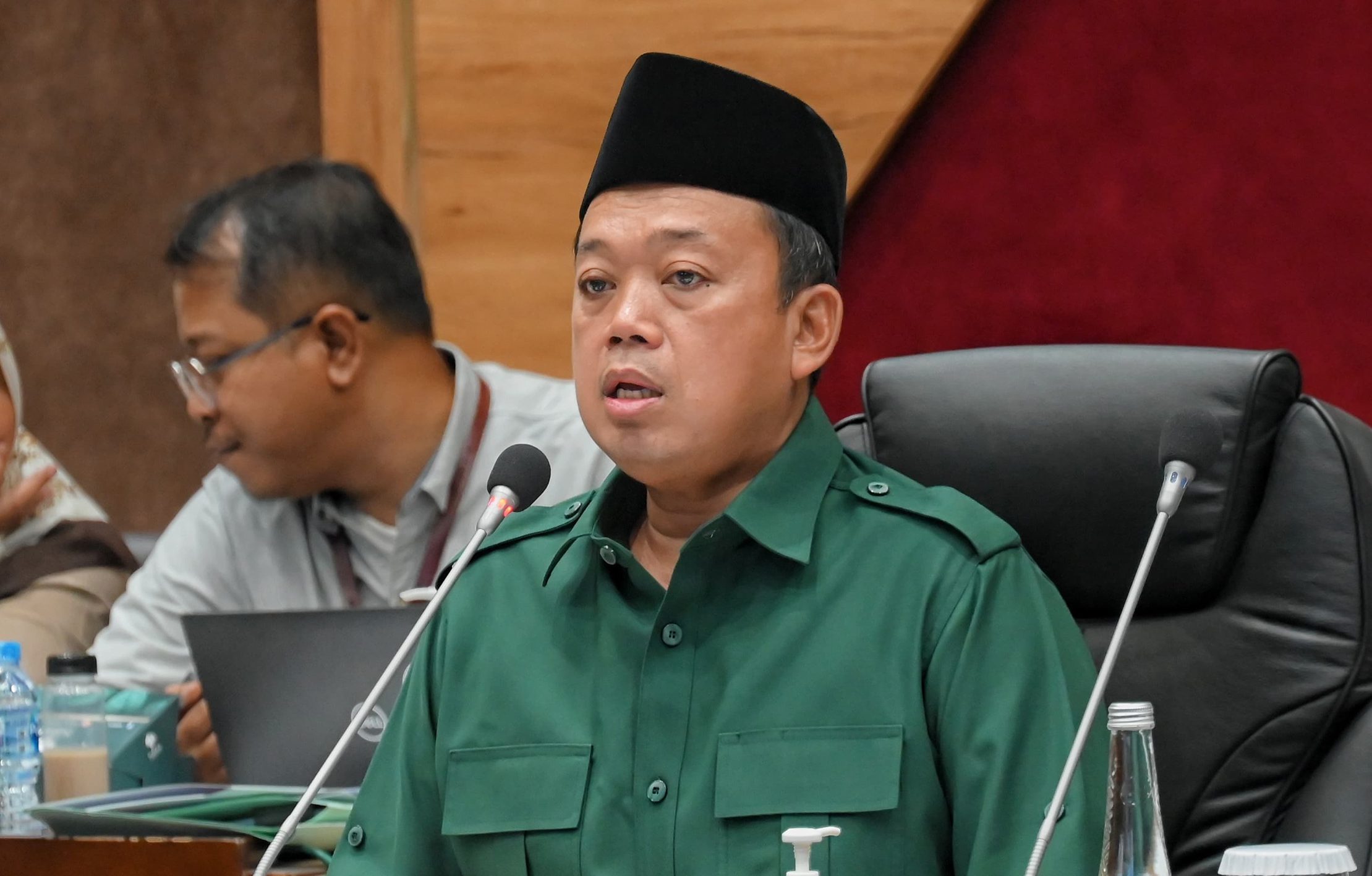Anggota DPR RI dari Fraksi Partai Golkar, Nusron Wahid dalam Rapat Dengar Pendapat Umum (RDPU) dengan Inspektur Jenderal (Irjen) Kementerian Agama Republik Indonesia (Kemenag RI) di Nusantara I, Senayan, Jakarta, Selasa malam (27/8/2024). Foto : Mentari/Andri.
