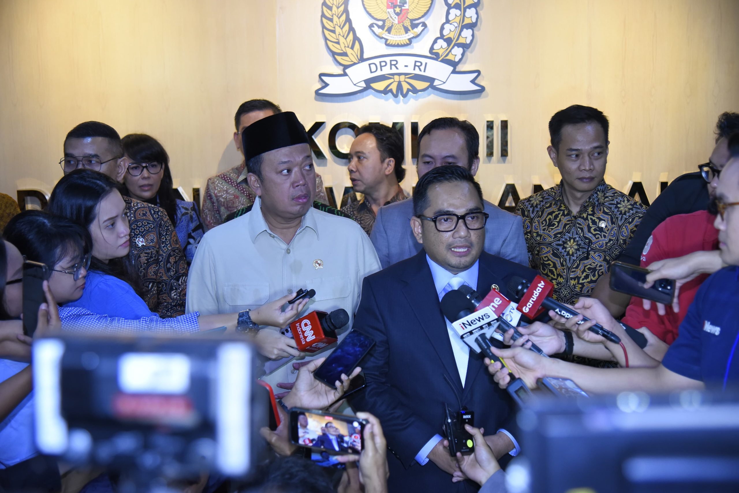 Ketua Komisi II DPR RI, Rifqinizamy Karsayuda, saat diwawancara awak media usai rapat kerja dengan Menteri ATR/BPN di ruang rapat Komisi II DPR RI, Senayan, Jakarta, Kamis (30/1/2025). Foto: Munchen/vel.