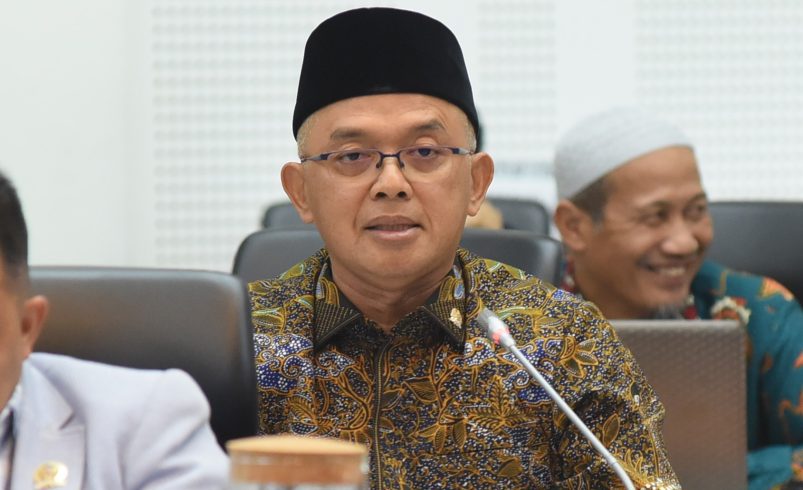 Anggota Komisi VIII DPR RI Maman Imanul Haq saat Rapat Kerja Komisi VIII DPR RI dengan Menteri Agama, Kepala BPIH, dan Kepala BPKH beserta jajarannya di Gedung Nusantara II, Senayan, Jakarta, Senin (6/1/2025). Foto: Arief/vel.