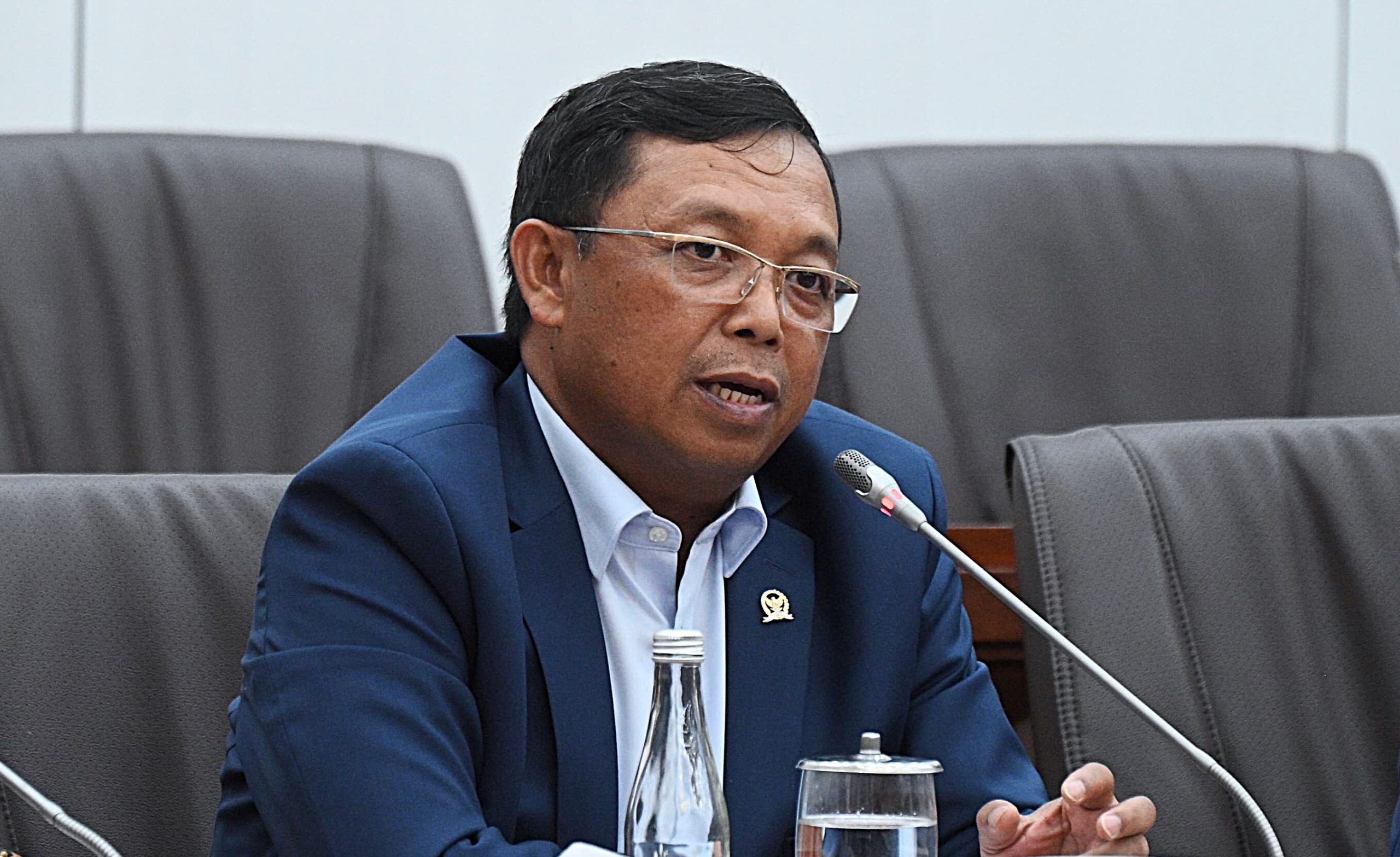 Anggota Komisi VI DPR RI Herman Khaeron dalam Rapat Dengar Pendapat Umum Komisi VI DPR RI dengan PT Synergy Tharada di Gedung Nusantara I, DPR RI, Senayan, Jakarta, Selasa (11/2/2025). Foto : Farhan/Andri.