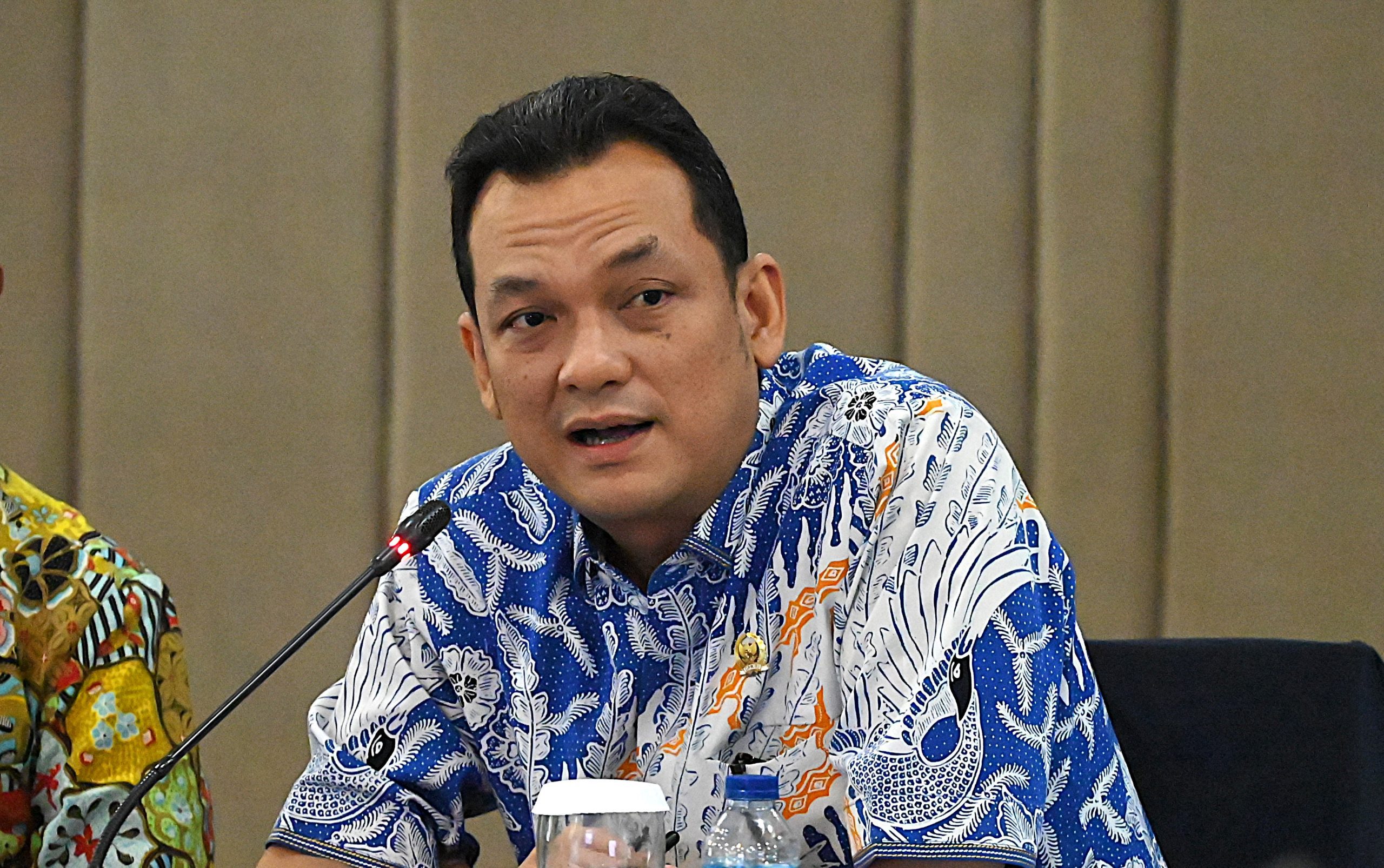 Wakil Ketua Badan Legislasi DPR RI Martin Manurung dalam Kunjungan Kerja Badan Legislasi dalam rangka penyusunan RUU Perubahan Ketiga atas UU Nomor 18 Tahun 2017 tentang Pelindungan Pekerja Migran Indonesia, Mataram, Nusa Tenggara Barat, Senin (24/2/2025). Foto : Hira/Andri.