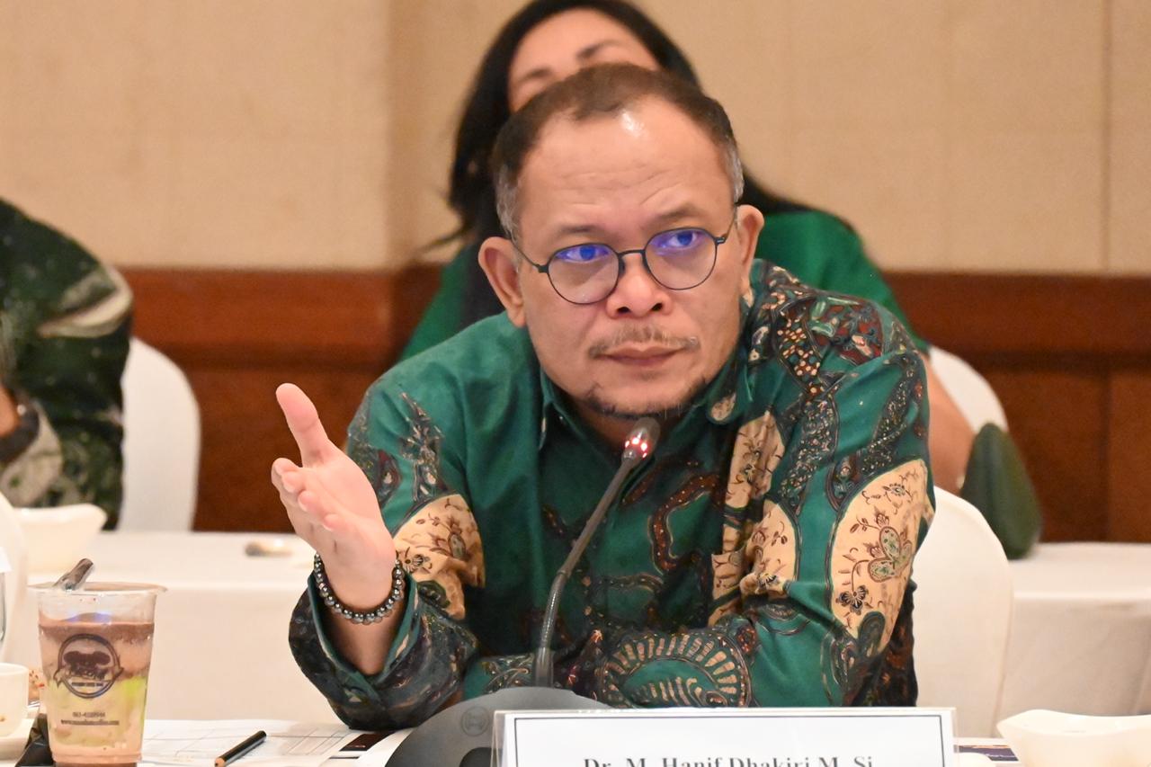 Wakil Ketua Komisi XI DPR RI Hanif Dhakiri, saat pertemuan dengan jajaran Bank Indoesia di Medan, Sumatera Utara, Kamis (20/2/2025). Foto: Husen/vel.