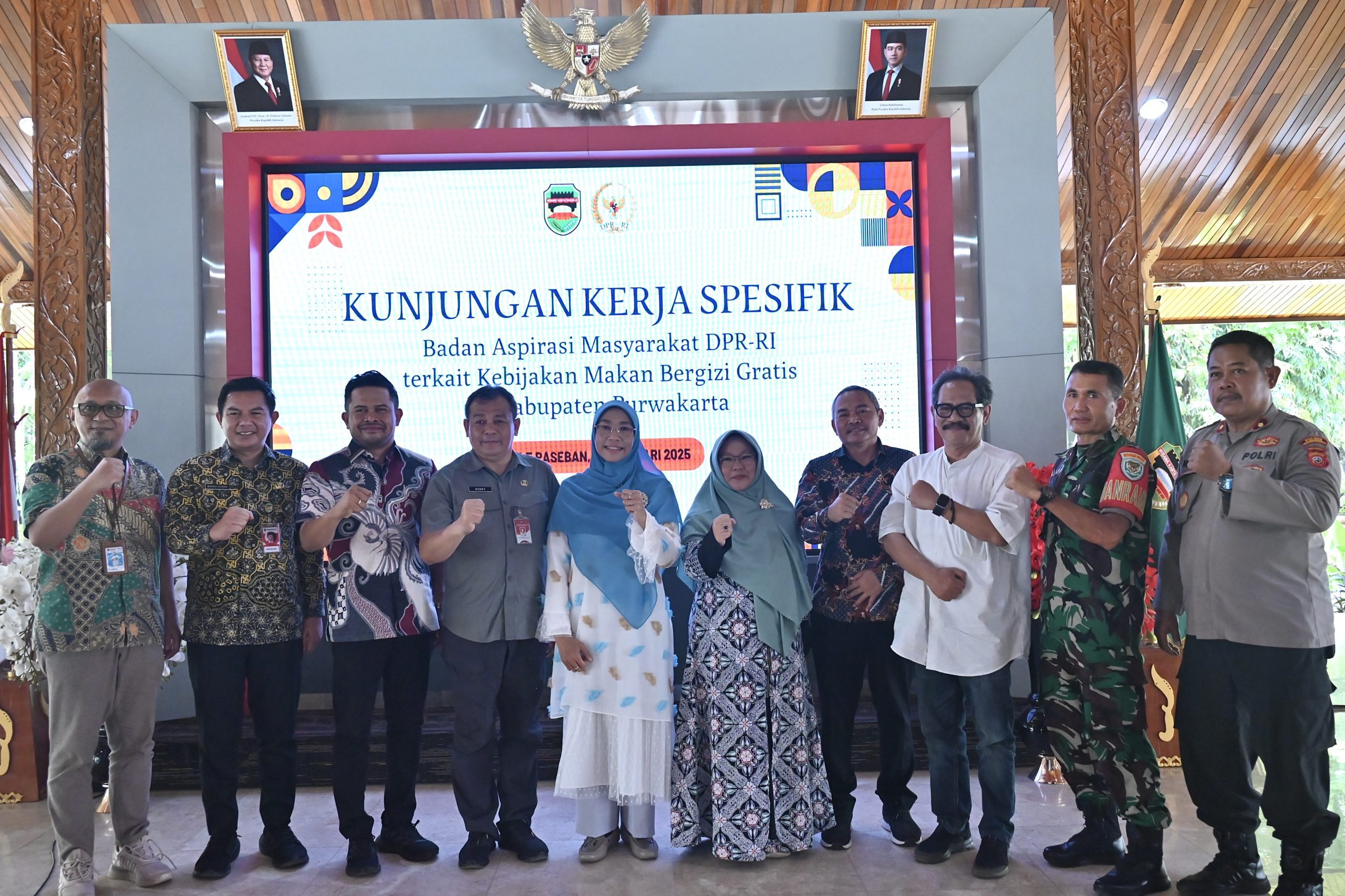 Ketua Badan Aspirasi Masyarakat DPR RI, Netty Prasetiyani, dalam foto bersama saat memimpin kunjungan kerja spesifik BAM ke Kabupaten Purwakarta, Kamis (13/2/2025). Foto: Yasmin/vel.