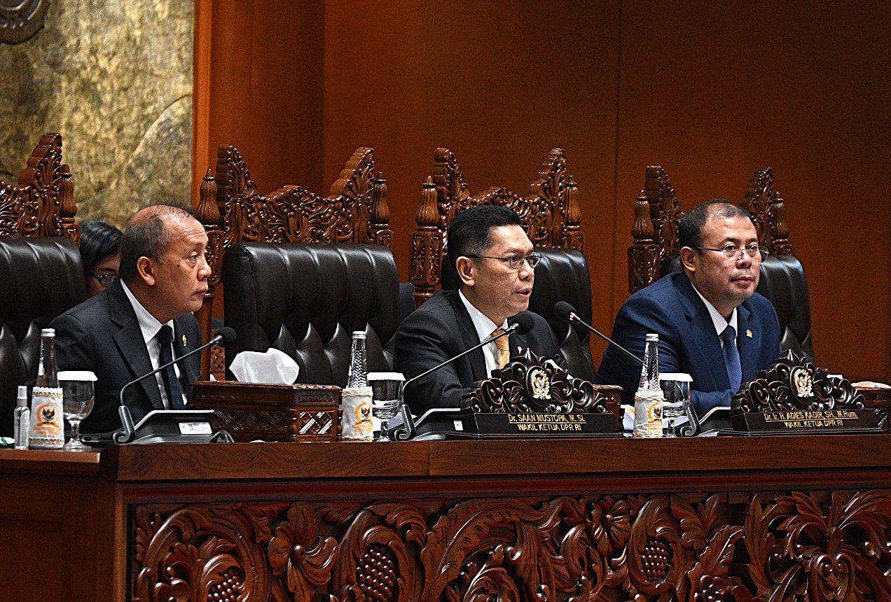Wakil Ketua DPR RI Adies Kadir saat memimpin Rapat Paripurna di Gedung Nusantara II DPR RI, Jakarta, Selasa (18/2/2025). Foto : Devi/Andri.
