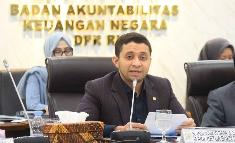 Wakil Ketua BAKN DPR RI, Habib Idrus Salim Aljufri, saat memimpin rapat BAKN di Gedung Nusantara II, DPR RI, Senayan, Jakarta, Senin (10/2/2025). Foto: Runi/vel.