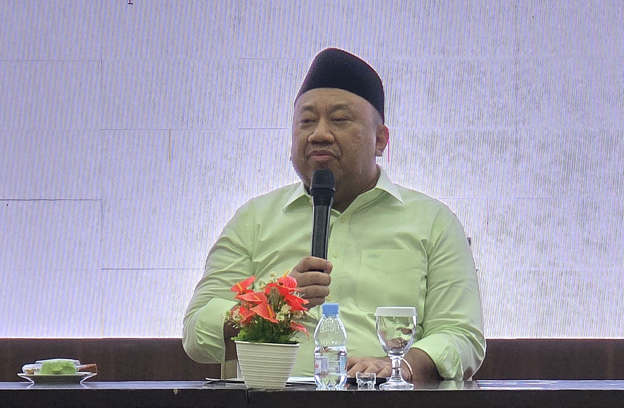 Wakil Ketua Komisi X DPR RI, Lalu Hadrian Irfani, memimpin kunjungan kerja spesifik ke Universitas Sebelas Maret (UNS) Surakarta, Jawa Tengah, Kamis (20/02/2025). Foto : Skr/Andri.