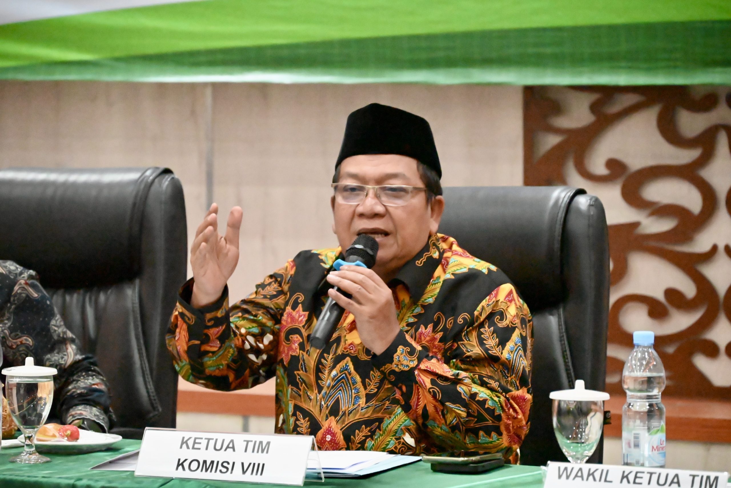 Wakil Ketua Komisi VIII Abdul Wachid, saat memimpin pertemuan dengan Kepala Kantor Wilayah Kementerian Agama Jawa Timur, di Surabaya, Jawa Timur, Rabu (26/2/2025). Foto: Bianca/vel.