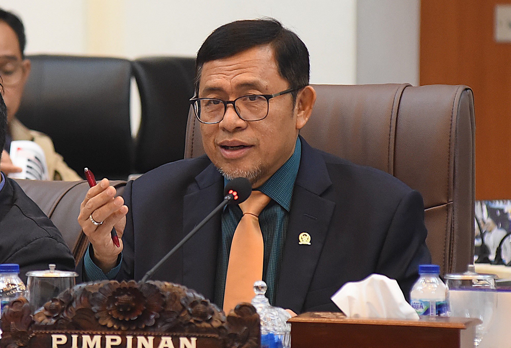 Wakil Ketua Komisi I DPR RI Ahmad Heryawan saat memimpin rapat yang digelar di Ruang Rapat Komisi I, Gedung Nusantara I, DPR RI, Senayan, Jakarta, Selasa (11/2/2025). Foto : Arief/Andri.