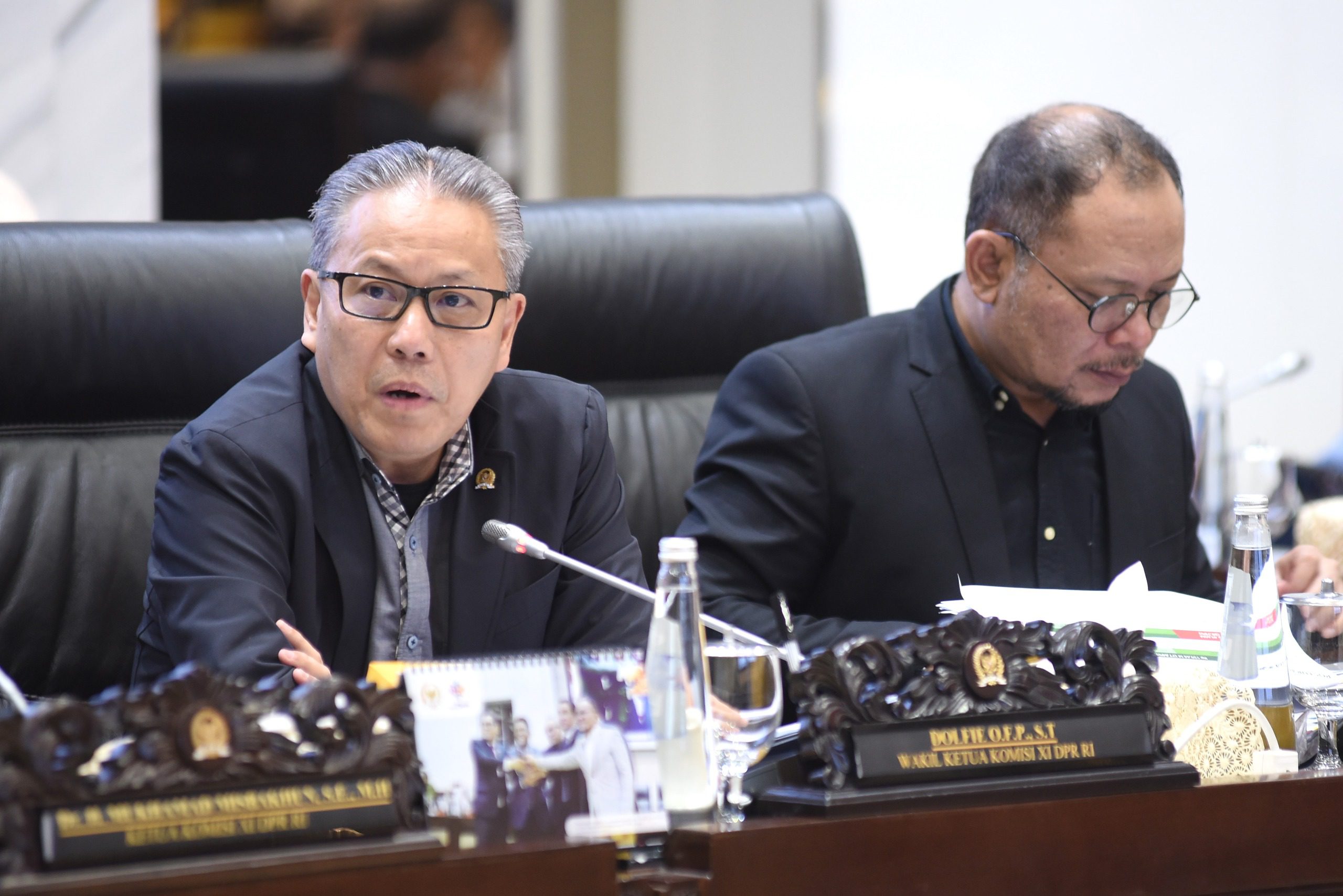 Wakil Ketua Komisi XI DPR RI Dolfie Othniel Frederic Palit, saat memimpin RDP Komisi XI DPR RI dengan (Plt.) Kepala BPKP di Gedung Nusantara I, Senayan, Jakarta, Rabu (12/2/2025). Foto: Geraldi/vel.