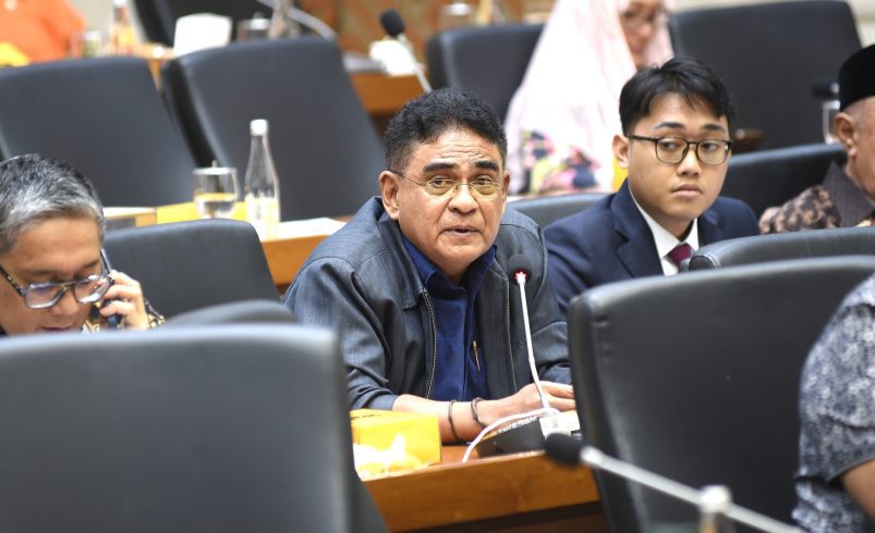 Anggota Badan Legislasi (Baleg) DPR RI, Andreas Hugo Pareira, saat mengikuti Rapat Dengar Pendapat Umum (RDPU) yang digelar di Nusantara II, DPR RI, Senayan, Jakarta, Senin (10/2/2025). Foto: Geraldi/vel.