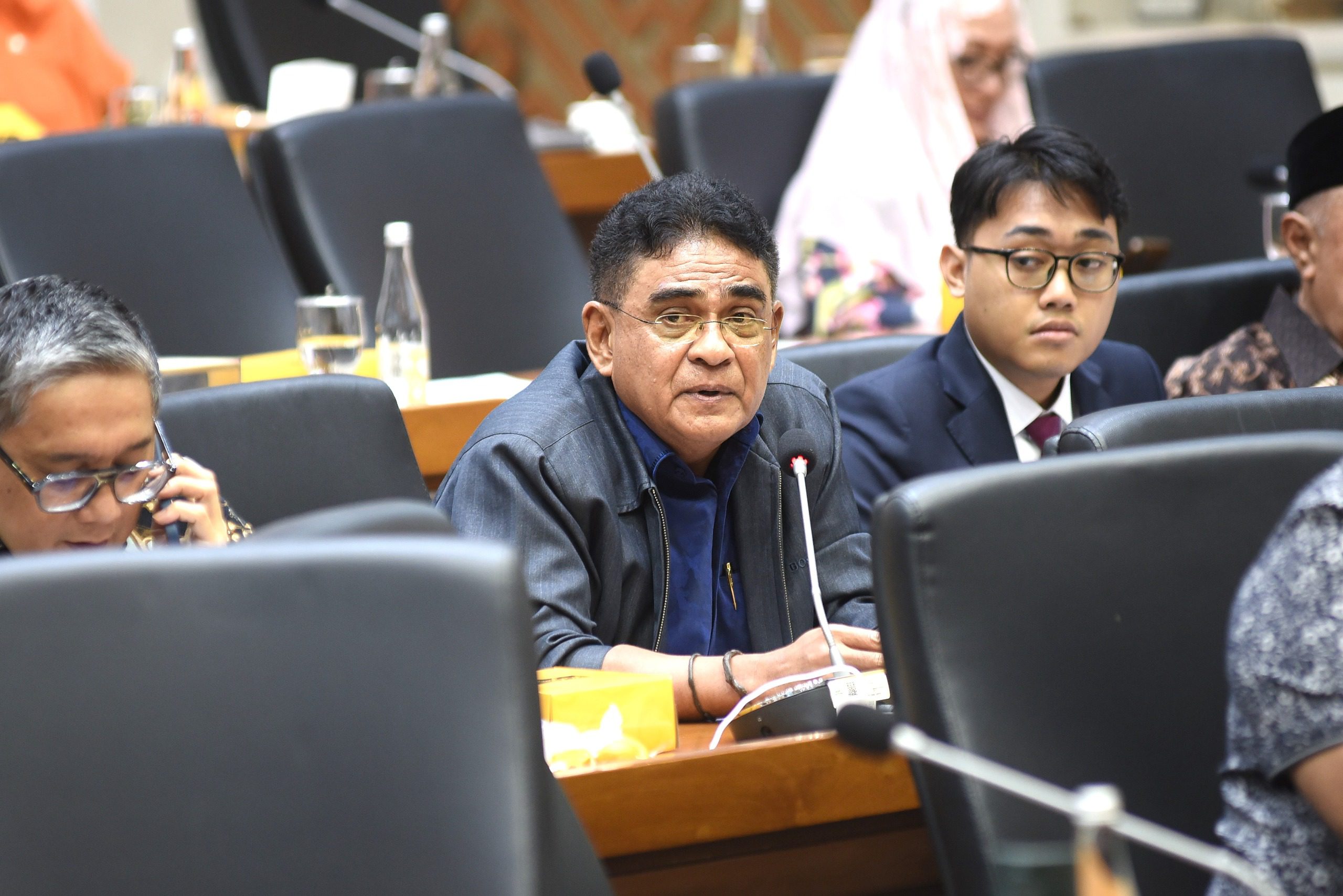 Anggota Badan Legislasi (Baleg) DPR RI, Andreas Hugo Pareira, saat mengikuti Rapat Dengar Pendapat Umum (RDPU) yang digelar di Nusantara II, DPR RI, Senayan, Jakarta, Senin (10/2/2025). Foto: Geraldi/vel.