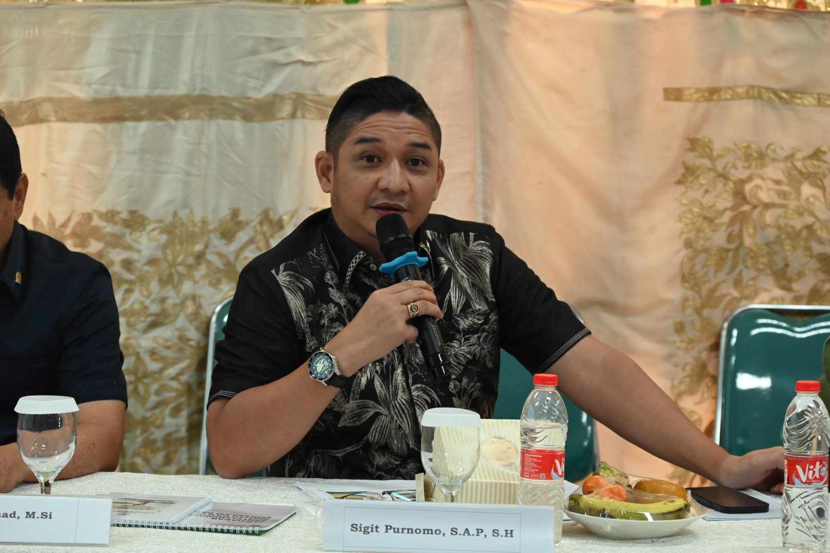 Anggota Komisi VIII DPR RI, Sigit Purnomo Said, saat mengikuti pertemuan Kunjungan Kerja Spesifik Komisi VIII DPR RI ke Padang Pariaman, Sumatera Barat, Rabu, (26/2/2024). Foto: Ubed/vel.