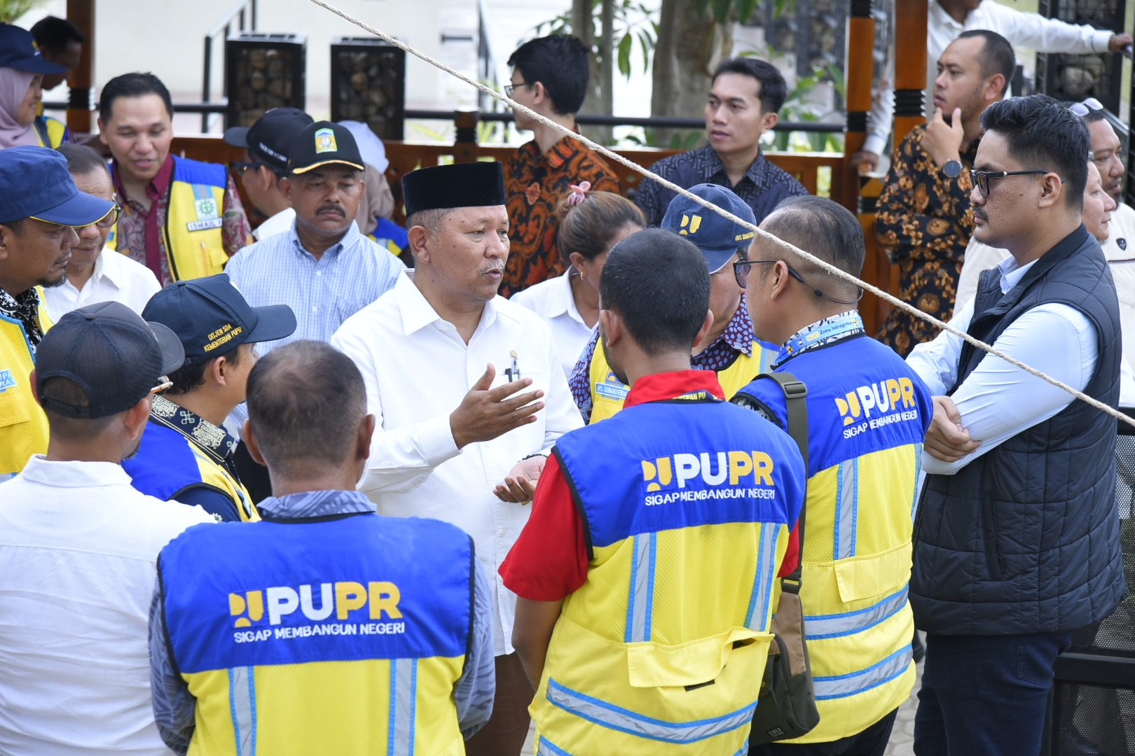 Anggota Komisi V DPR RI Irmawan, saat mengikuti kunspek Komisi V di Bendungan Karet Lambaro, di Aceh Besar, Provinsi NAD, Jumat (21/2/2025). Foto: Dipa/vel.