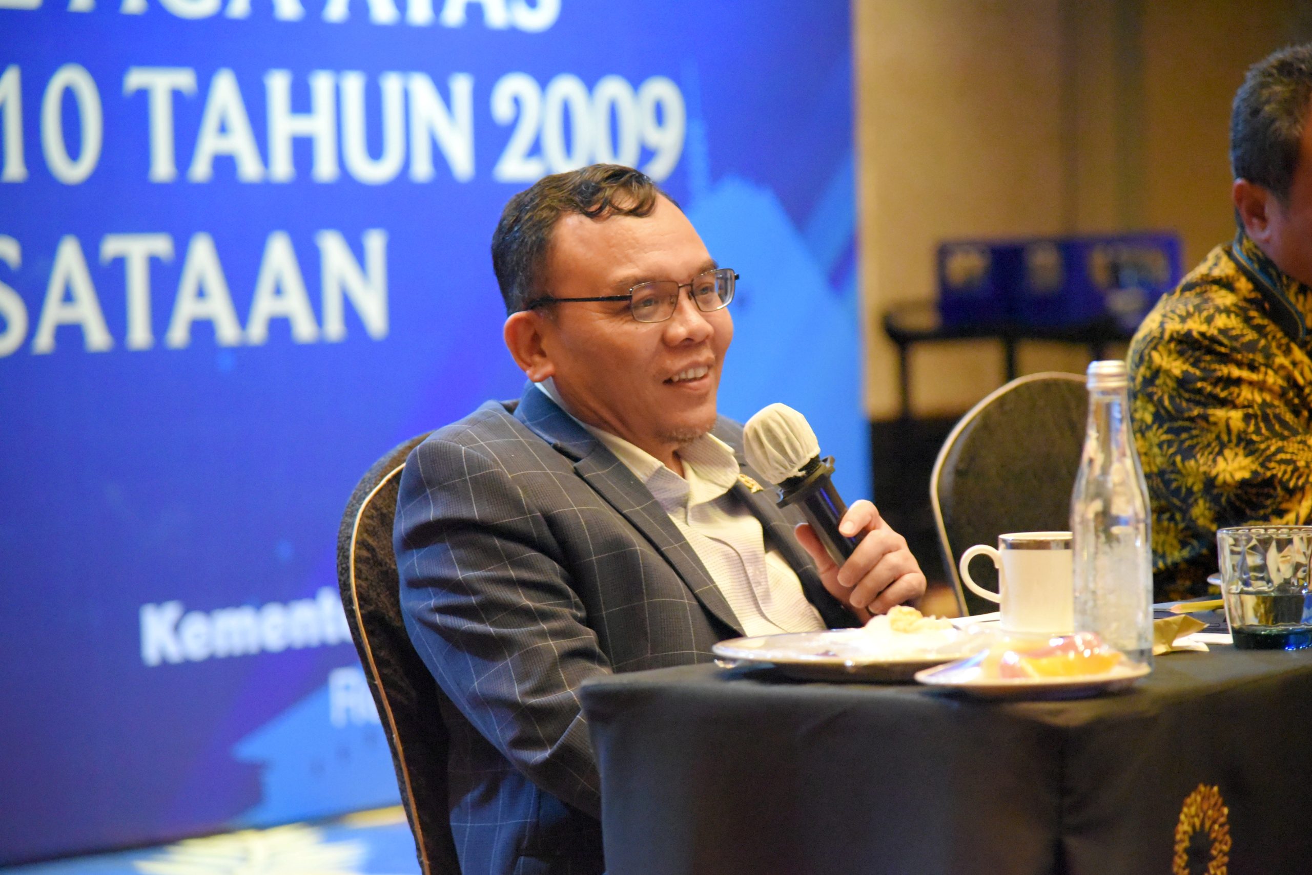 Ketua Komisi VII DPR RI Saleh Partaonan Daulay, saat pertemuan Kunjungan Kerja Spesifik Komisi VII ke Bandung, Jawa Barat, Rabu (26/2/2025). Foto: Aisyah/vel.