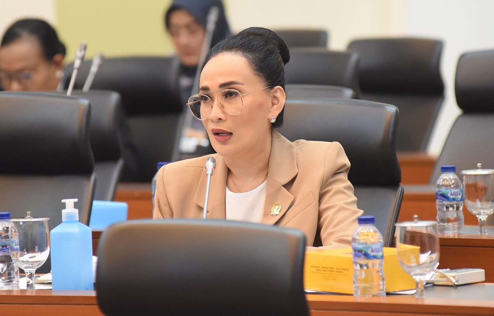 Anggota Komisi I DPR RI Amelia Anggraini, saat mengikuti Rapat Kerja Komisi I DPR RI dengan Wamenhan, Panglima TNI, KASAD, KASAL, dan KASAU yang digelar di Ruang Rapat Komisi I, Gedung Nusantara II DPR RI, Senayan, Jakarta, Kamis (13/2/2025). Foto: Arief/vel.