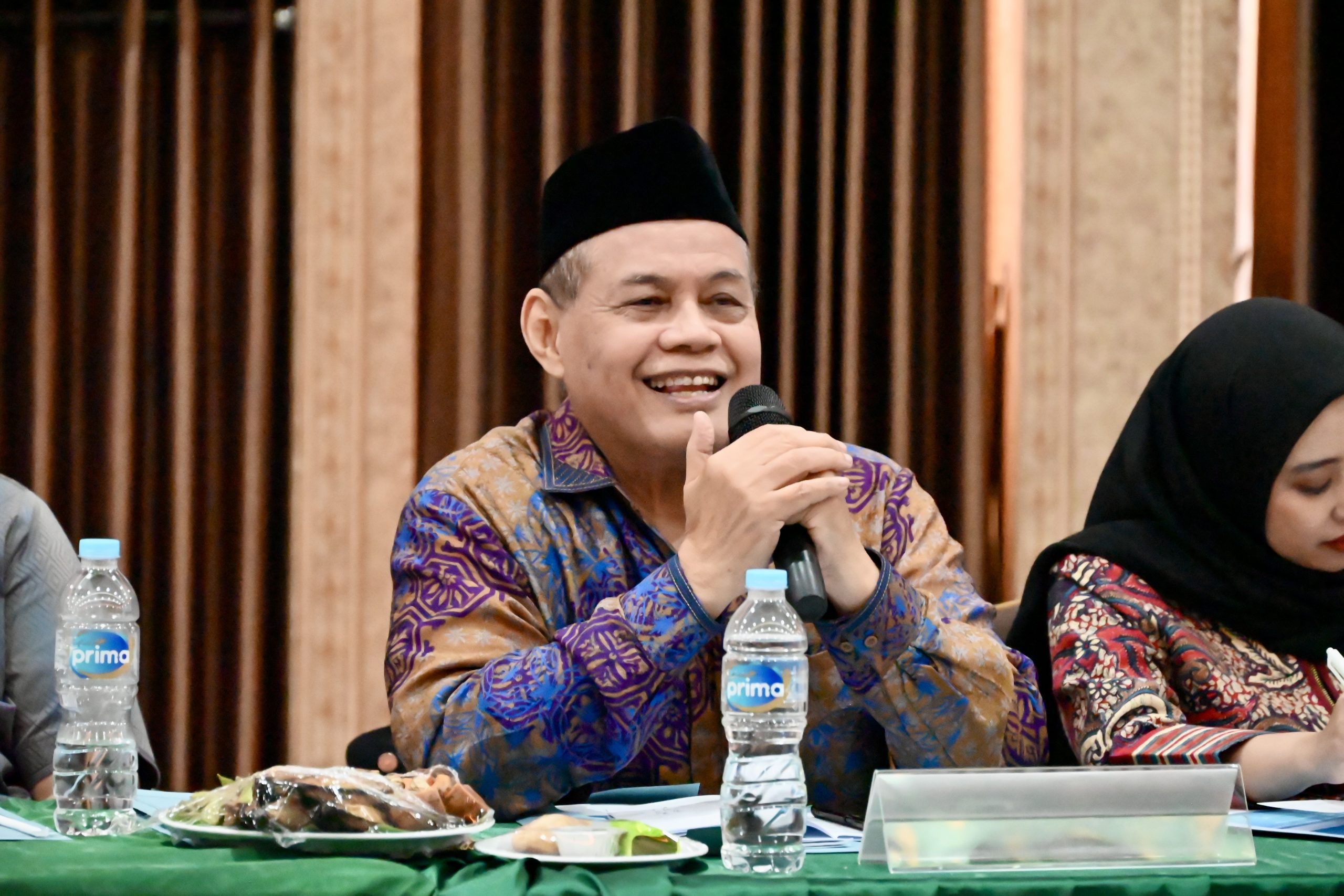 Anggota Komisi VIII DPR RI Nanang Samodra, saat mengikuti kunjungan kerja Komisi VIII meninjau kesiapan Embarkasi Surabaya, di Surabaya, Jawa Timur, Rabu (26/2/20205). Foto: Bianca/vel.