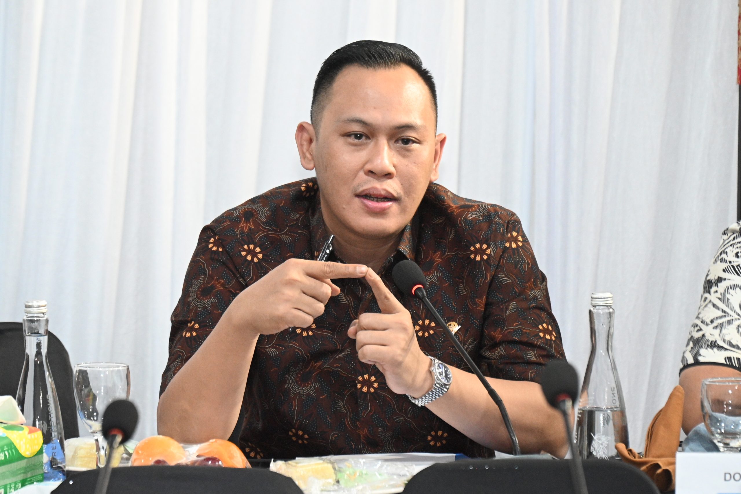 Anggota Komisi VI DPR RI, Doni Akbar saat mengikuti Kunjungan Kerja Spesifik Komisi VI DPR RI dengan PT SIG di Kabupaten Kendal, Jawa Tengah, Kamis (20/2/2025). Foto : Mf/Andri.