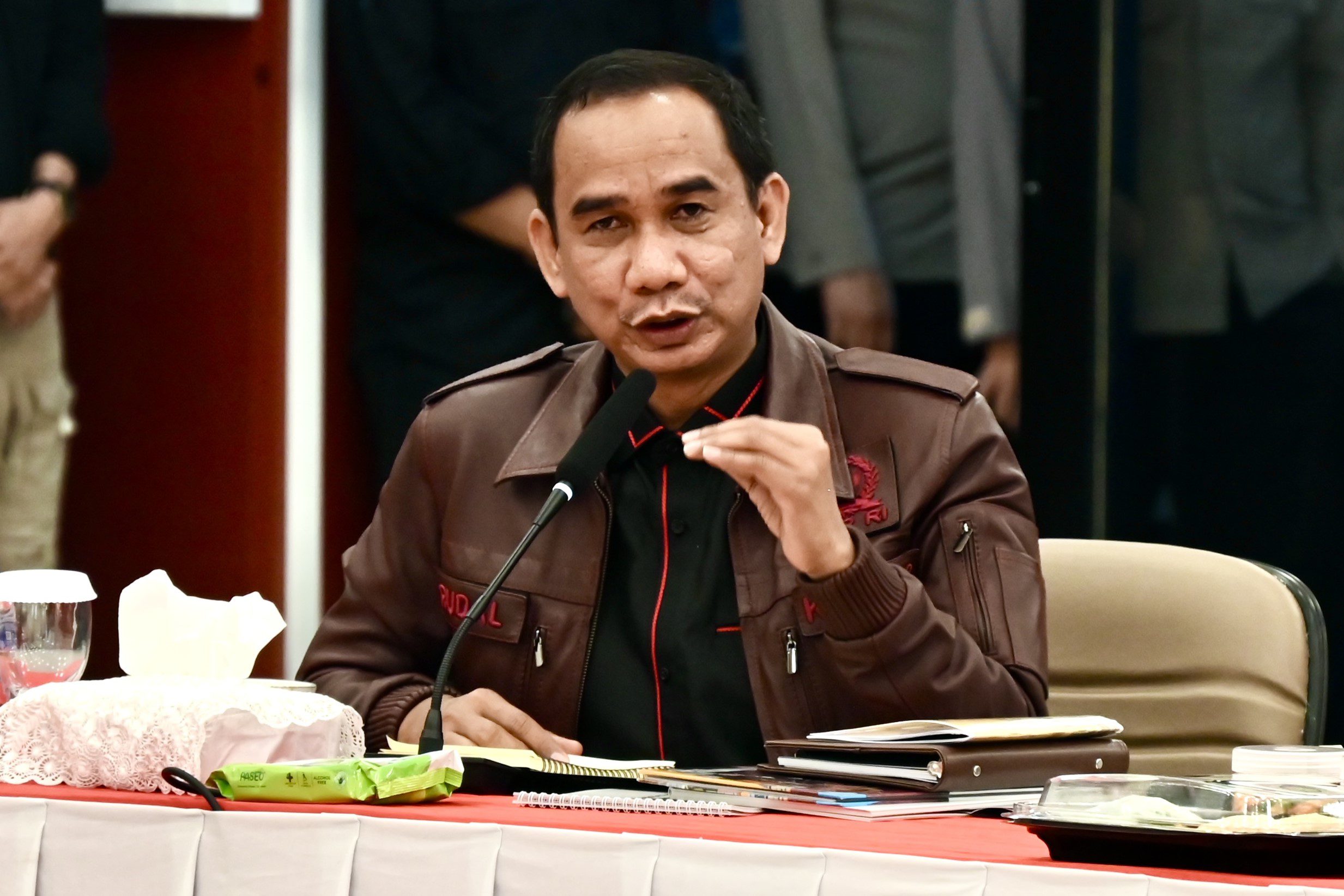 Anggota Komisi III DPR RI, Rudianto Lallo, saat mengikuti Kunjungan Kerja Spesifik Tim Komisi III DPR RI ke Pekanbaru, Riau, Sabtu (22/02/2025). Foto: Ulfi/vel.