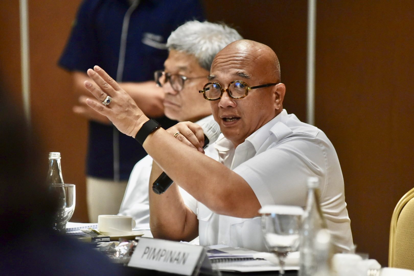 Wakil Ketua Komisi XII DPR RI, Dony Maryadi Oekon, saat pertemuan dengan PT Monokem Surya di Karawang, Jumat (14/2/2025). Foto: Ulfi/vel.