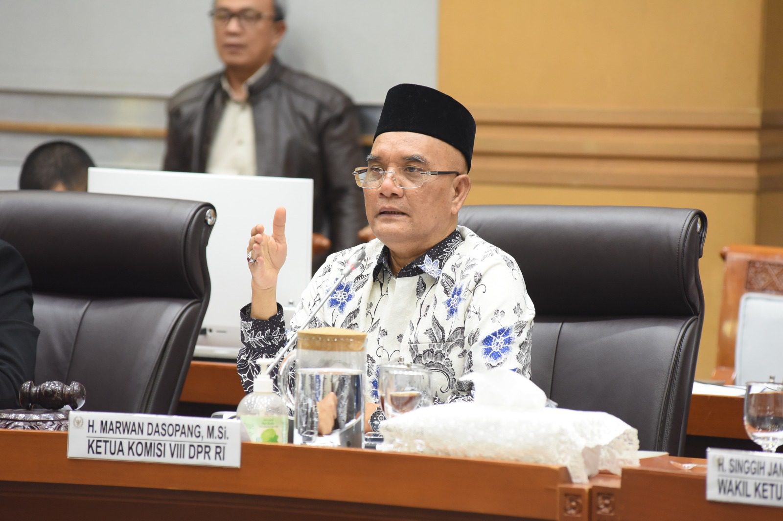 Ketua Komisi VIII DPR RI, Marwan Dasopang, saat memimpin Rapat Kerja dengan Menteri Agama RI di Senayan, Jakarta, Senin (3/2/2025). Foto: Arief/vel.