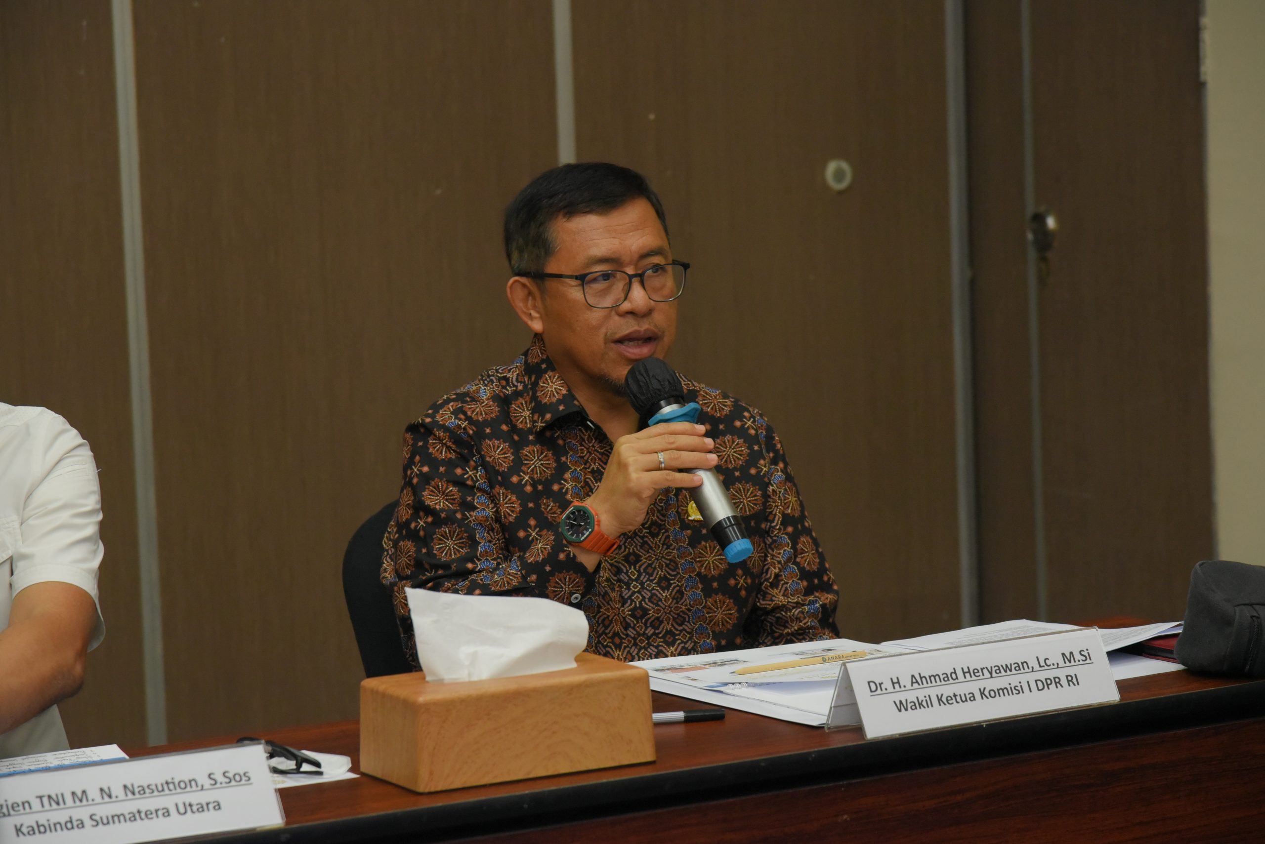 Wakil Ketua Komisi I DPR RI, Ahmad Heryawan, saat memimpin Kunjungan Kerja Spesifik (Kunspek) Komisi I DPR RI ke Kota Medan, Provinsi Sumatera Utara, Kamis (6/3/2025). Foto: Anju/vel.