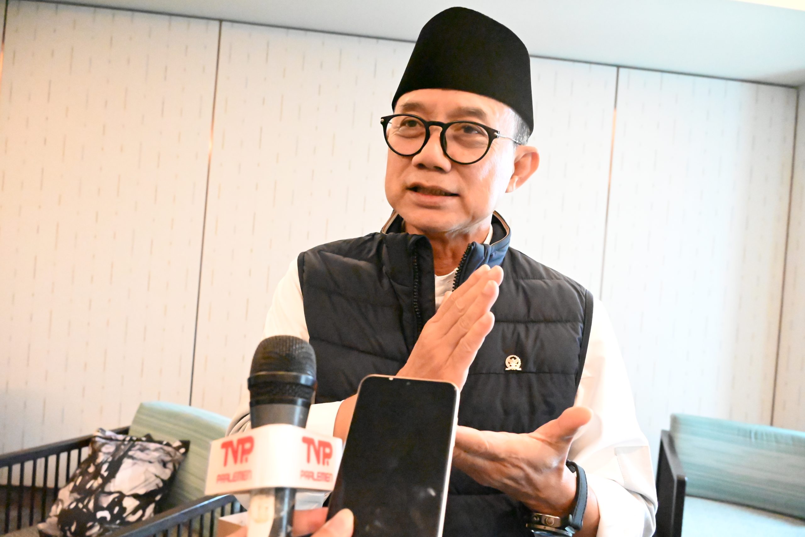 Anggota Komisi VI DPR RI Budi Sulistyono saat mengikuti Kunjungan Kerja Spesifik Komisi VI DPR RI ke ID Survey, PT Sucofindo, dan PT Surveyor, di Semarang, Jawa Tengah beberapa waktu lalu. Foto : Puntho/Andri.
