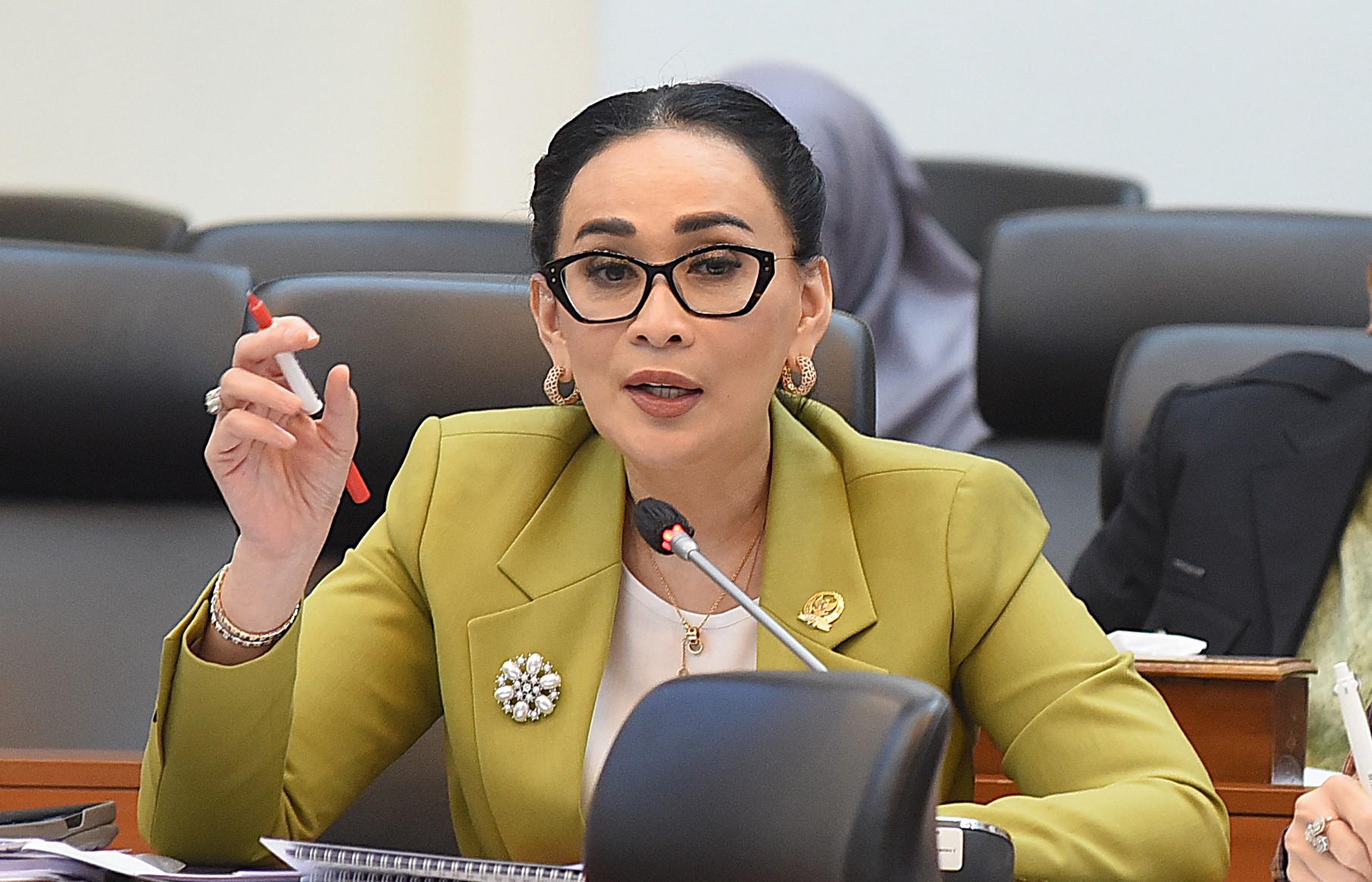 Anggota Komisi I DPR RI Amelia Anggraini dalam Rapat Dengar Pendapat Panja RUU Penyiaran dengan Dirjen Ekosistem Digital Komdigi, Dirut TVRI, Dirut RRI, dan Dirut LKBN Antara, yang digelar di Ruang Rapat Komisi I, Gedung Nusantara II DPR RI, Senayan, Jakarta, pada Senin (10/3/2025). Foto : Arief/Andri.