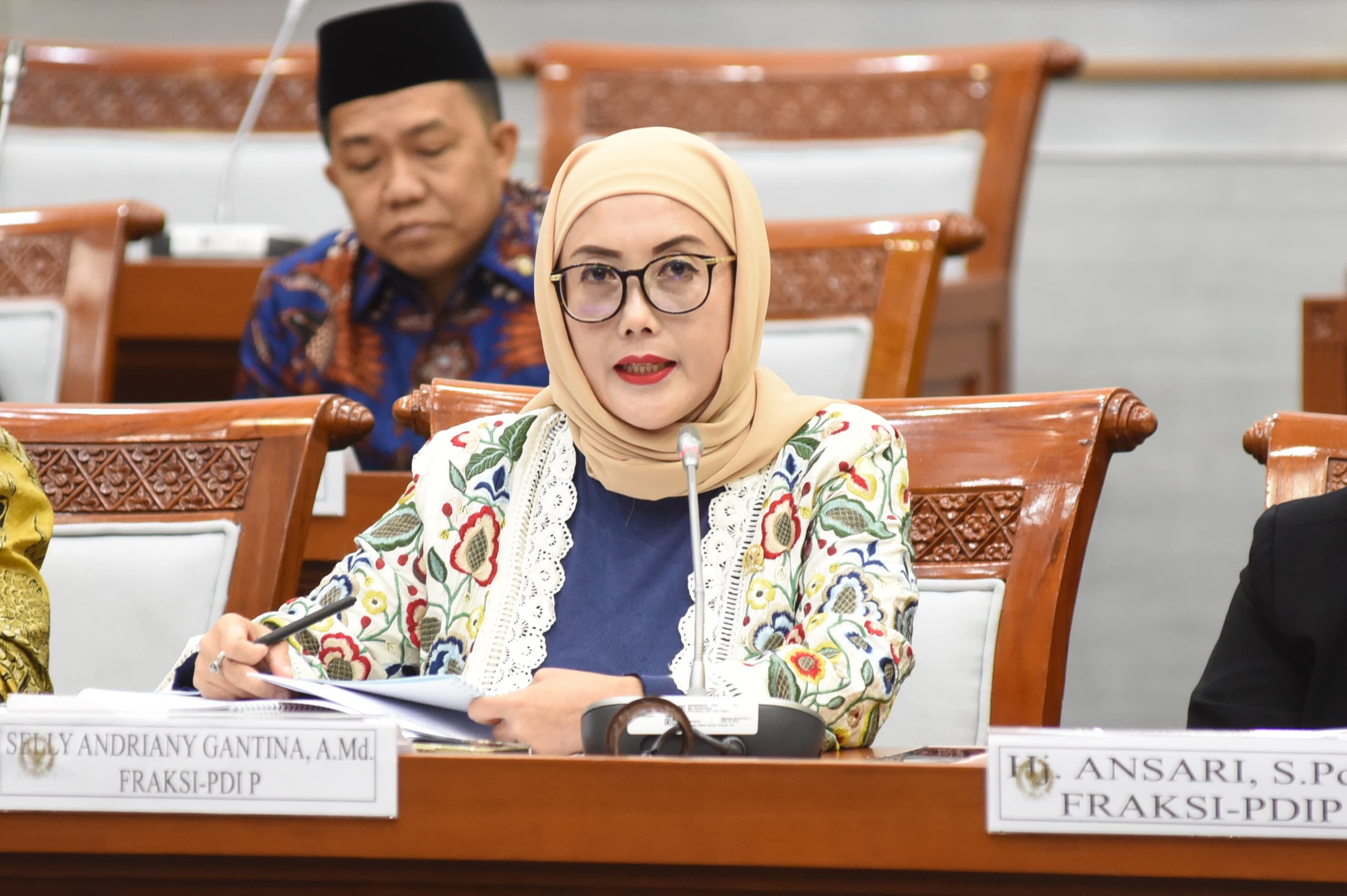 Anggota Komisi VIII DPR RI, Selly Andriany Gantina, saat mengikuti Rapat Kerja bersama Menteri Agama di Kompleks Parlemen, Senayan, Jakarta, Selasa (4/3/2025). Foto: Jaka/vel.
