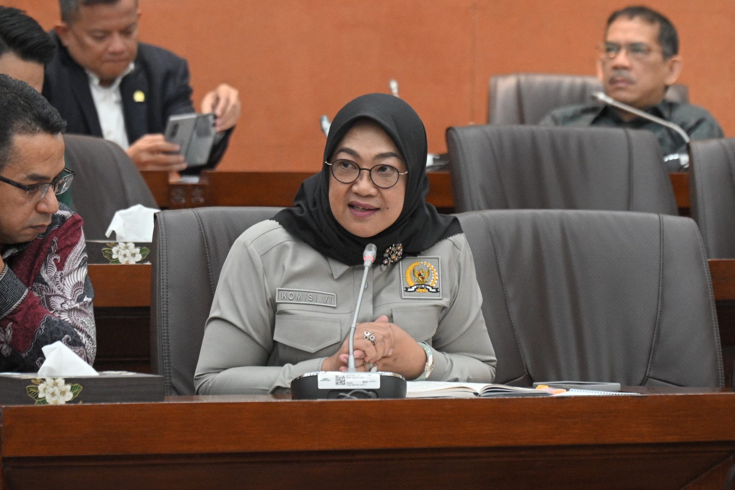 Anggota Komisi VI DPR RI, Sadarestuwati dalam Rapat Kerja (Raker) dengan Kementerian Perdagangan (Kemendag) dan RDP (Rapat Dengar Pendapat) dengan Direktur Utama Perum Bulog, di Gedung Nusantara I, Senayan, Jakarta, Senin (3/3/2025). Foto: Farhan/vel.