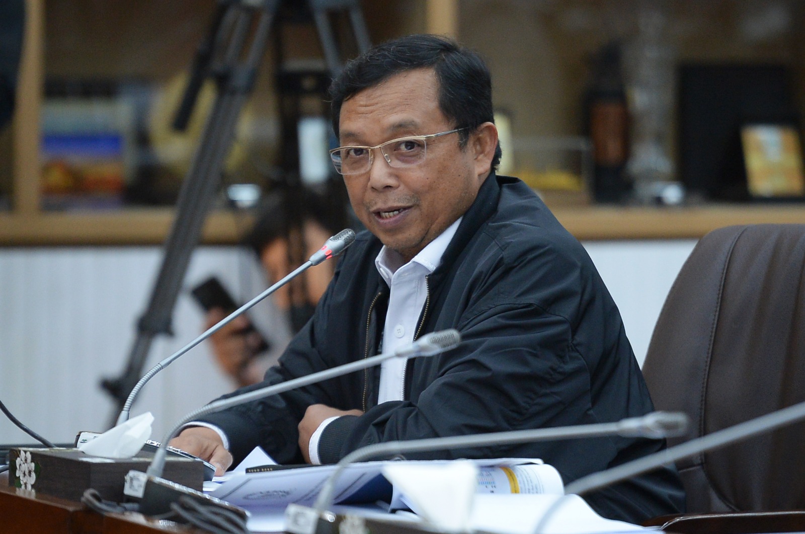 Anggota Komisi VI DPR RI, Herman Khaeron dalam Rapat Dengar Pendapat dengan Direktur Utama PT Jasa Marga (Persero) Tbk Subakti Syukur dan Direktur Utama PT Hutama Karya Budi Harto di Gedung Nusantara I, Senayan, Jakarta, Senin (17/3/2025). Foto: Farhan/vel.