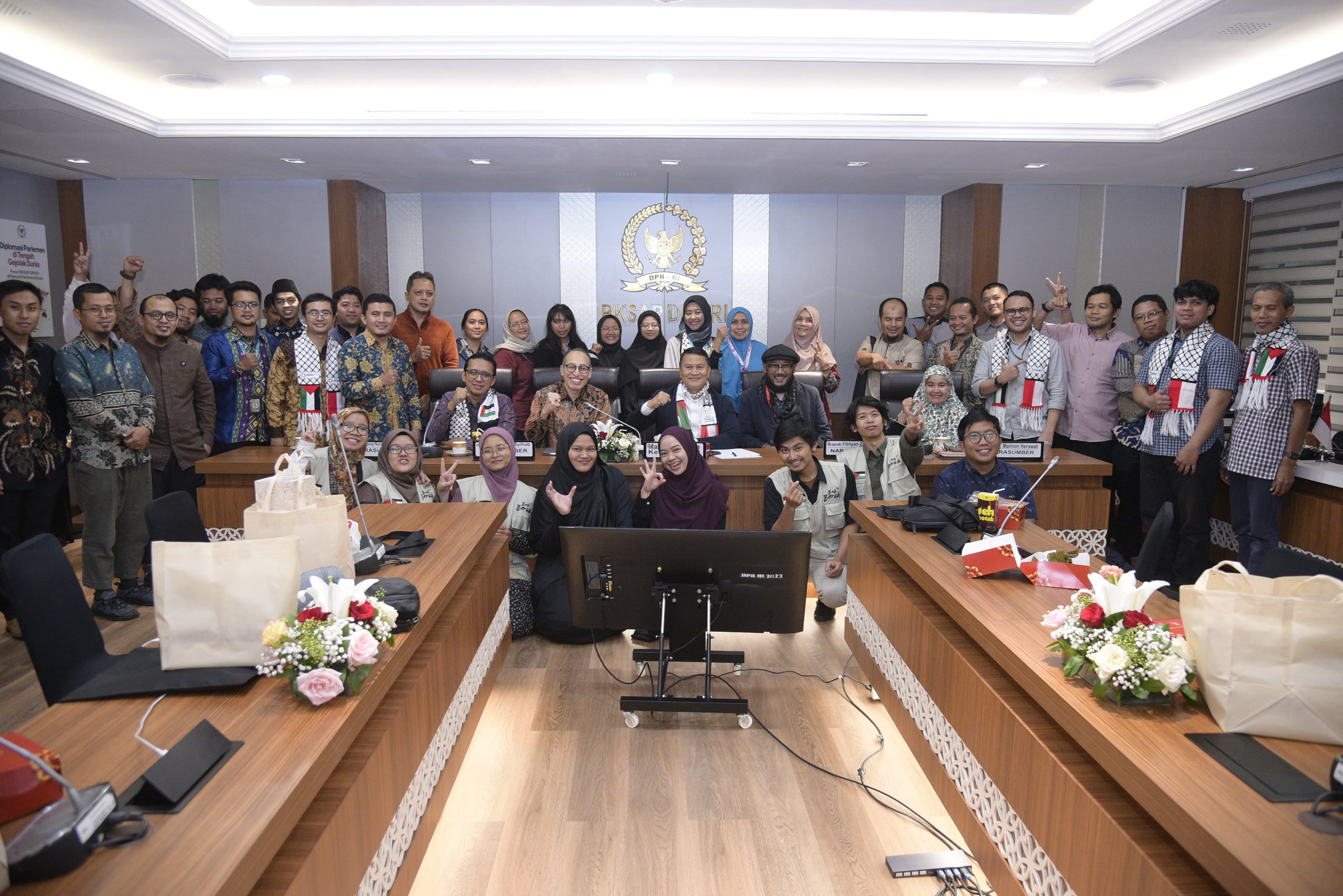 Ketua BKSAP DPR RI, Mardani Ali Sera saat menggelar Palestina Media Gathering dengan tema Menyatukan Langkah Membantu Palestina di Ruang Diplomasi BKSAP, Gedung Nusantara III, Senayan, Jakarta, Jumat (14/3/2025). Foto : Mu/Andri.