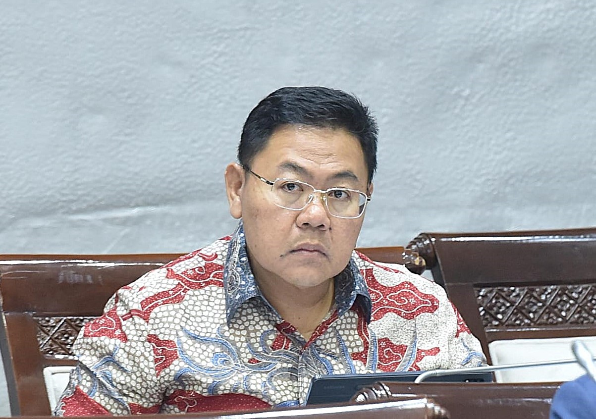Anggota Komisi XI DPR RI Shohibul Imam dalam rapat yang digelar di Gedung Nusantara I, Senayan, Jakarta, Senin (17/3/2025). Foto : Azka/Andri.