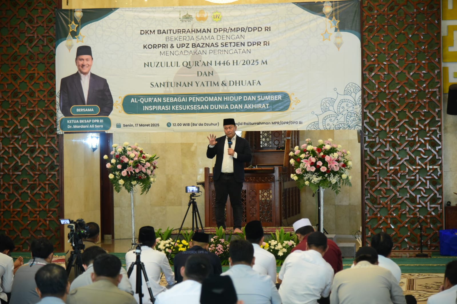 Ketua Badan Kerja Sama Antar Parlemen (BKSAP) DPR RI, Mardani Ali Sera dalam kegiatan Nuzulul Qur'an dan Santunan Anak Yatim Dhuafa yang diselenggarakan oleh DKM Baiturrahman Setjen DPR/MPR/DPD RI, bekerja sama dengan KORPRI dan UPZ Setjen DPR RI di Masjid Baiturrahman, Senayan, Jakarta, Senin (17/3/2025). Foto : Oji/Andri.