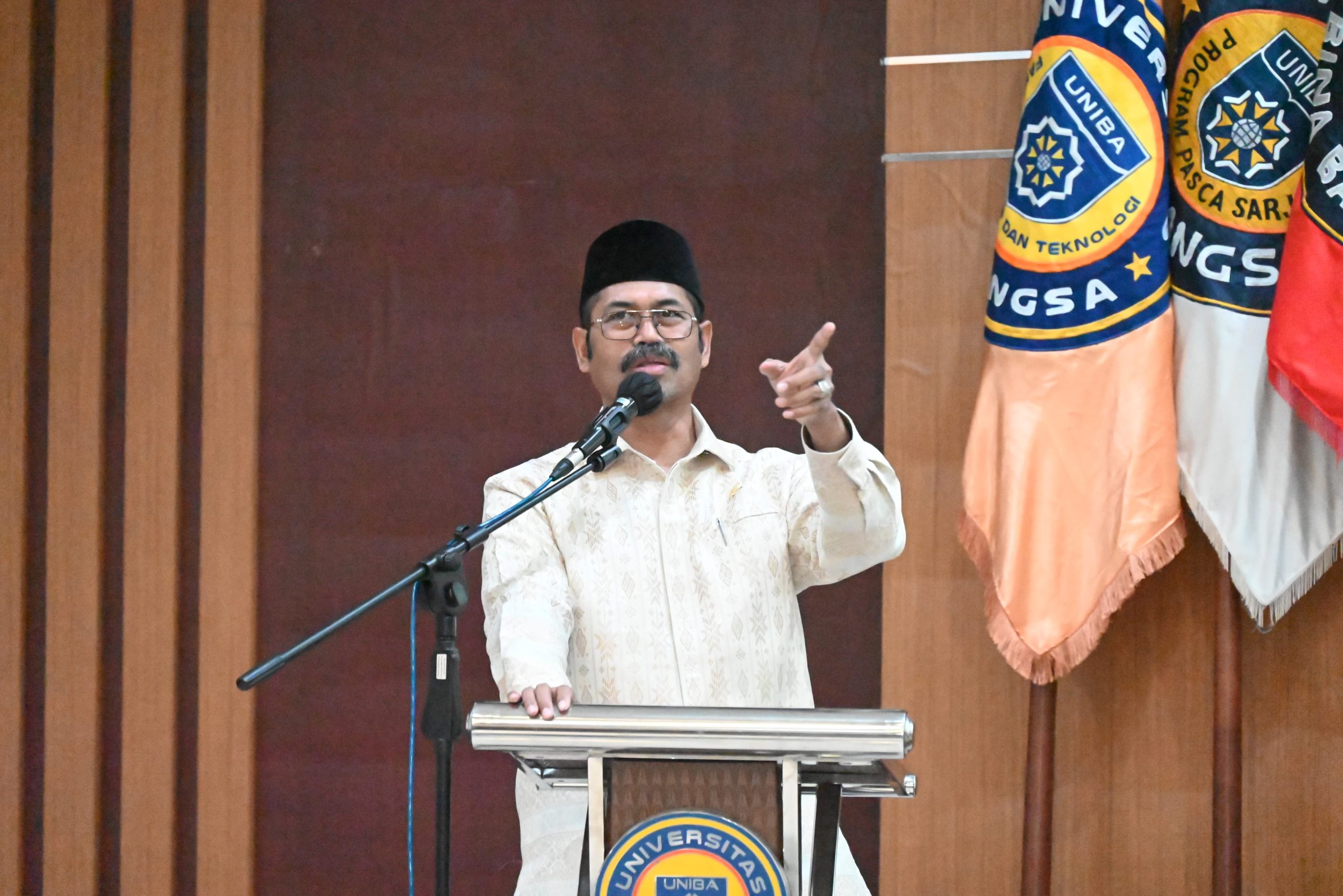 Anggota Komisi X DPR RI Furtasan Ali Yusuf, dalam Focus Group Discussion terkait RUU tentang Perubahan Undang-Undang Nomor 20 Tahun 2023 tentang Sistem Pendidikan Nasional (RUU Sisdiknas), di Universitas Bina Bangsa, Serang, Banten. Foto: Hira/vel.