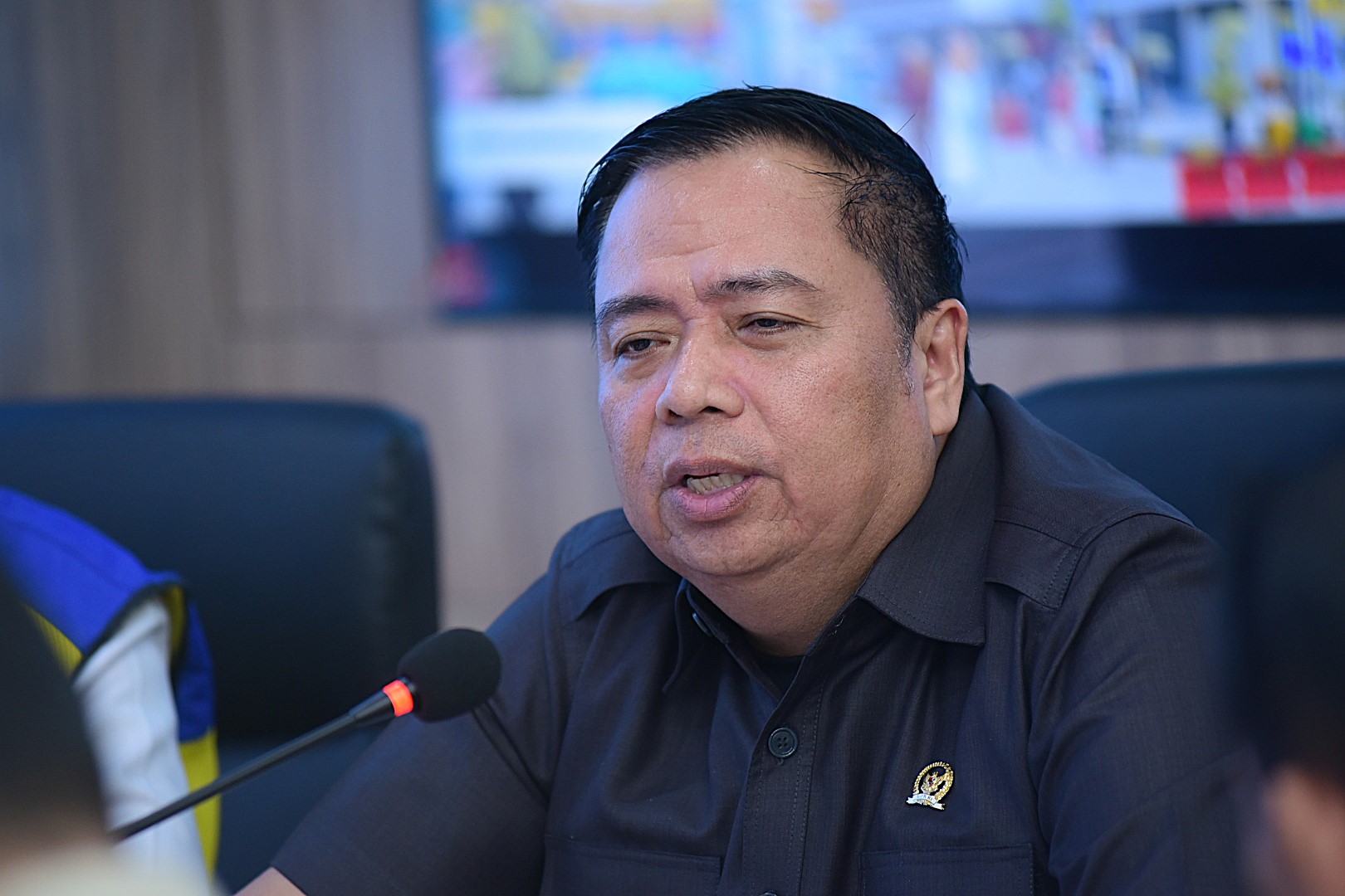 Tim Kunjungan Kerja Spesifik Komisi V DPR RI yang dipimpin Ketua Komisi V DPR RI, Lasarus dalam pertemuan dengan mitra kerja, di Kantor Jasa Marga Gerbang Tol Cikampek Utama, Karawang, Jawa Barat, Kamis (13/3/2025). Foto : Oji/Andri.