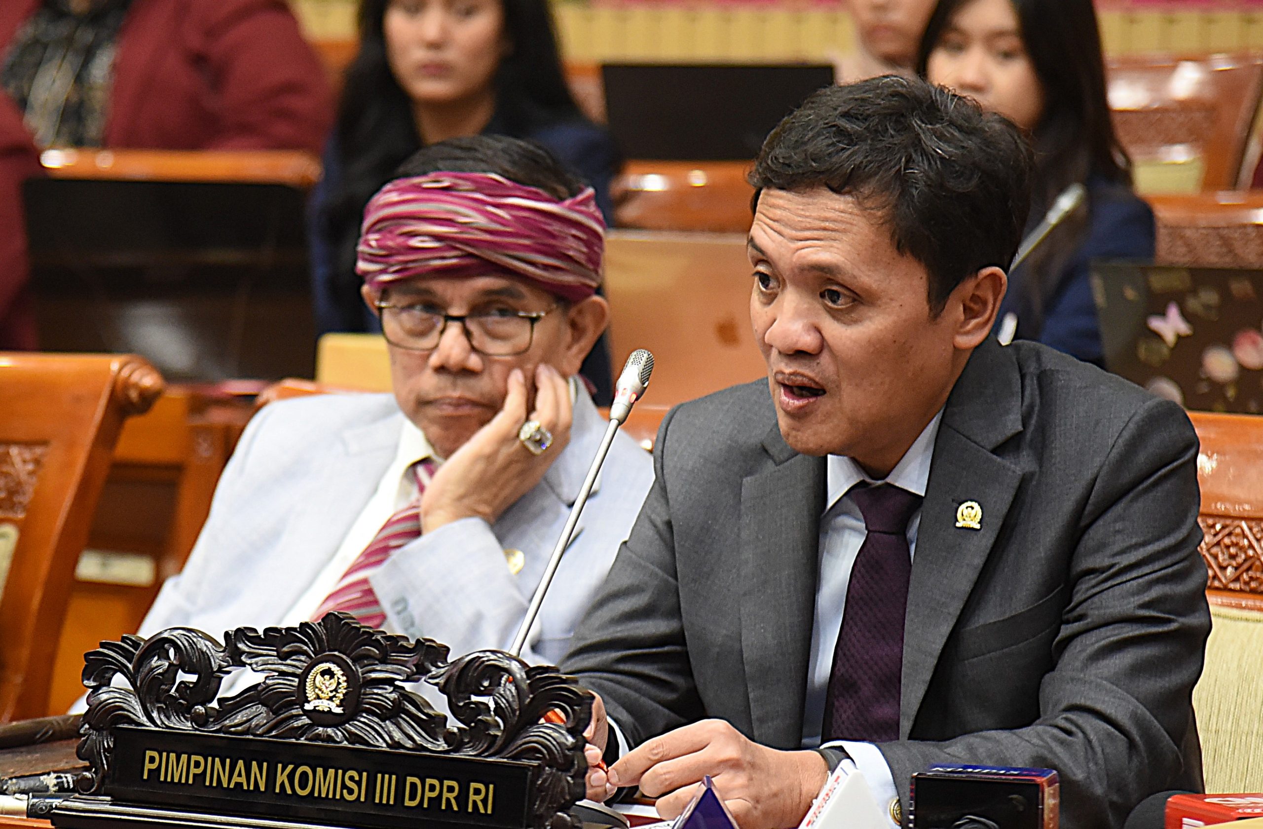 Ketua Komisi III DPR RI Habiburokhman dalam konferensi pers Komisi III, di Gedung Nusantara II, Senayan, Jakarta, Kamis (20/3/2025). Foto : Devi/Andri.