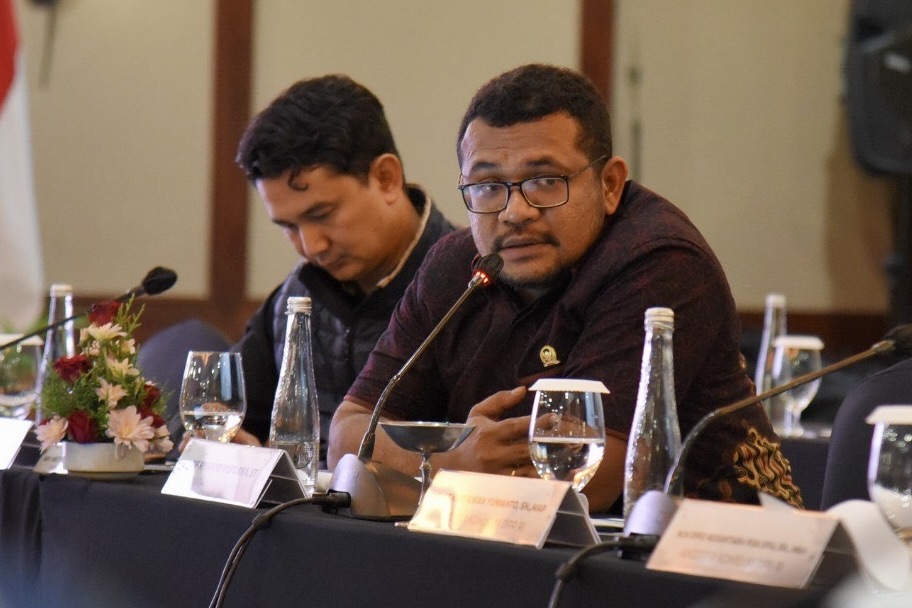 Anggota Komisi XII DPR RI, Arif Riyanto Uopdana, saat mengikuti kunjungan kerja spesifik di Denpasar,Bali, Rabu (12/03/2025). Foto: Aaron/vel.