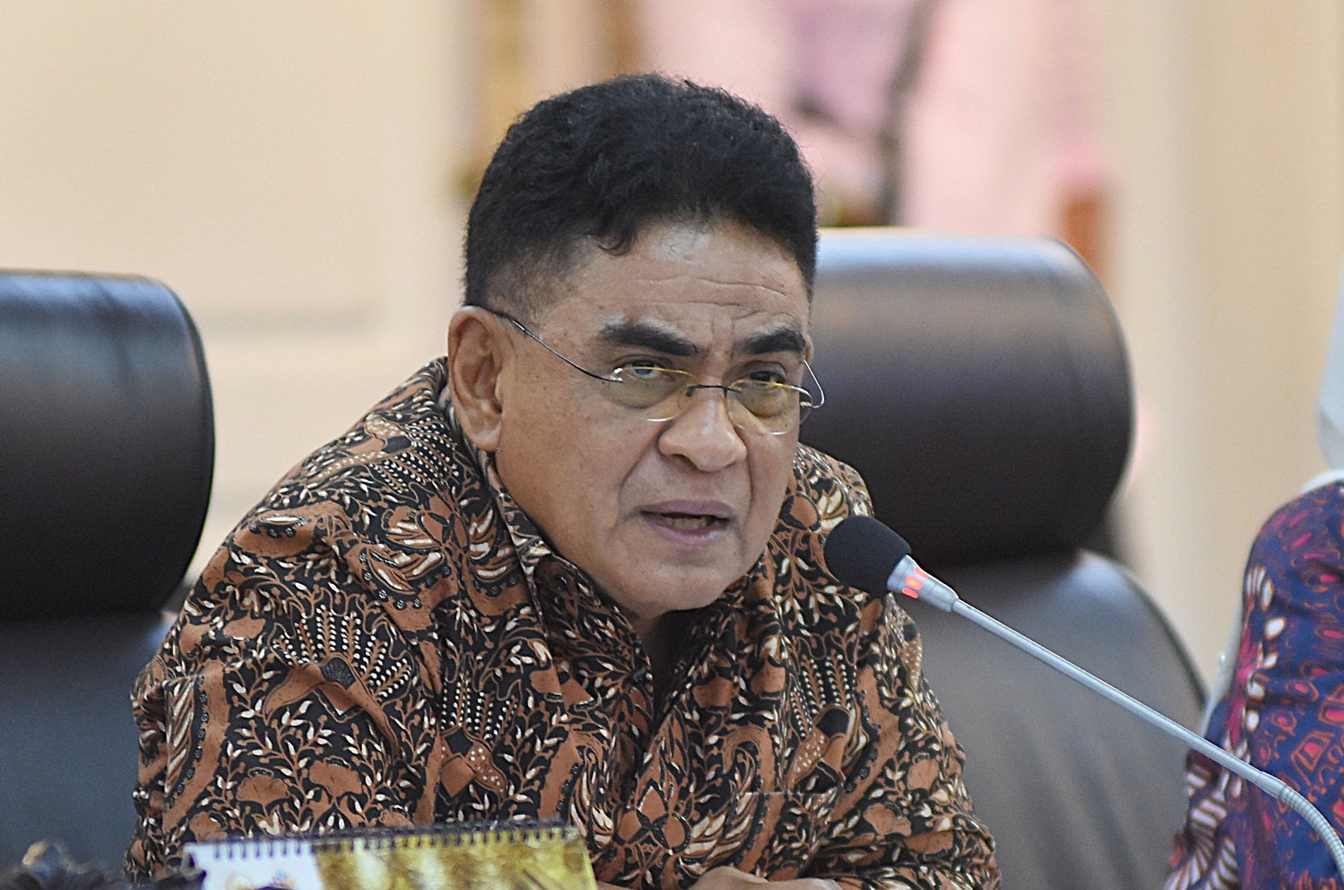 Wakil Ketua Komisi XIII DPR RI, Andreas Hugo Pareira dalam RDP Komisi XIII dengan Pejabat Eselon I Kementerian Sekretariat Negara dan jajarannya di Gedung Nusantara II, Senayan, Jakarta, Kamis (13/03/2025). Foto : Runi/Andri.