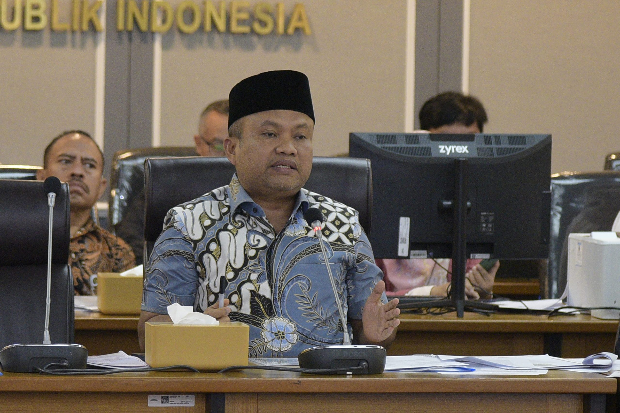 Wakil Ketua Komisi XIII DPR RI Sugiat Santoso, saat RDP Komisi XIII dengan Ketua LPSK, Dirjen Kesehatan, Dirut BPJS Kesehatan, Dirut BPJS Ketenagakerjaan di Gedung Nusantara II, Senayan, Jakarta, Selasa (18/3/2025). Foto: Munchen/vel.