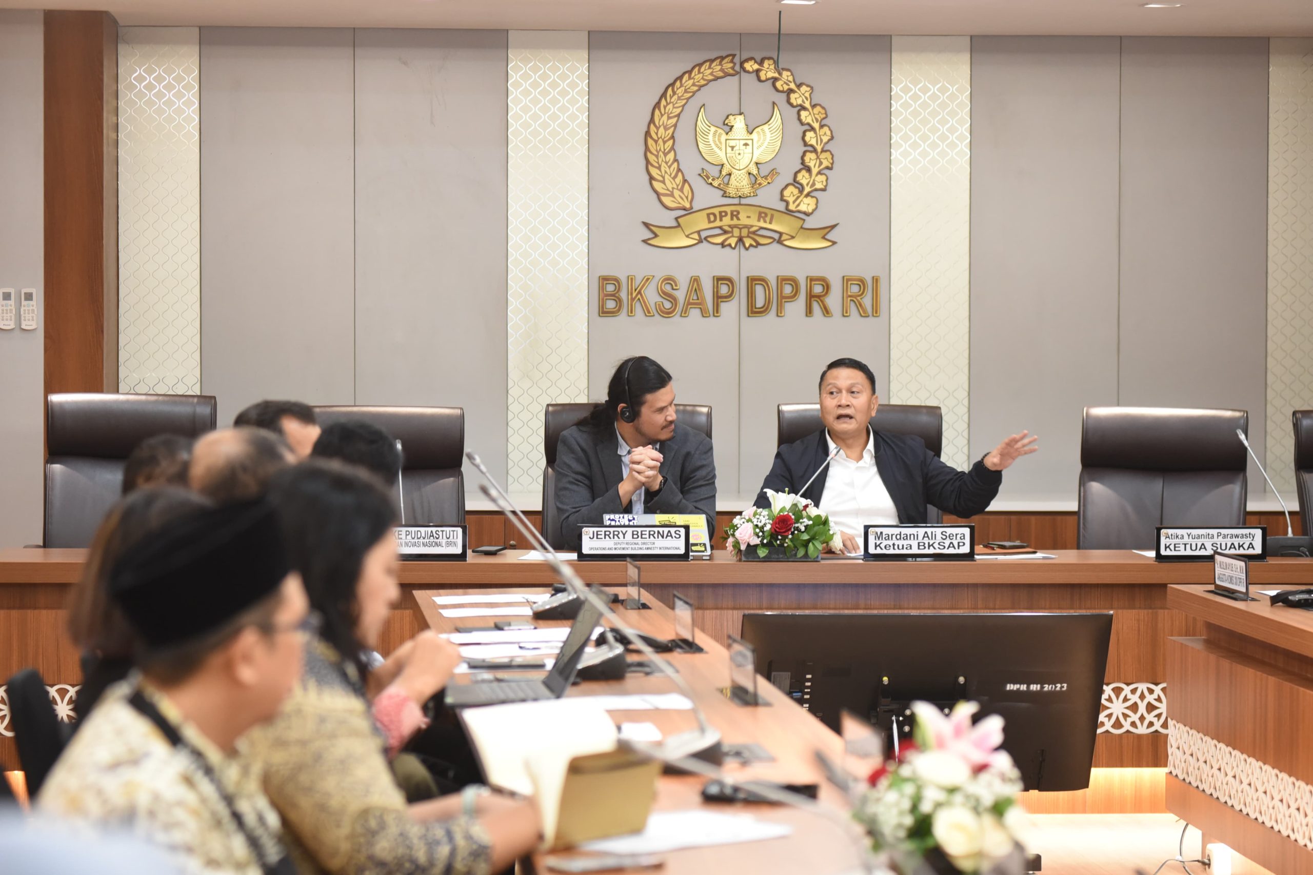 Ketua BKSAP DPR RI Mardani Ali Sera, saat memimpin Focus Group Discussion (FGD) di Gedung Nusantara III, DPR RI, Senayan, Jakarta, Rabu (5/3/2025). Foto: Jaka/vel.