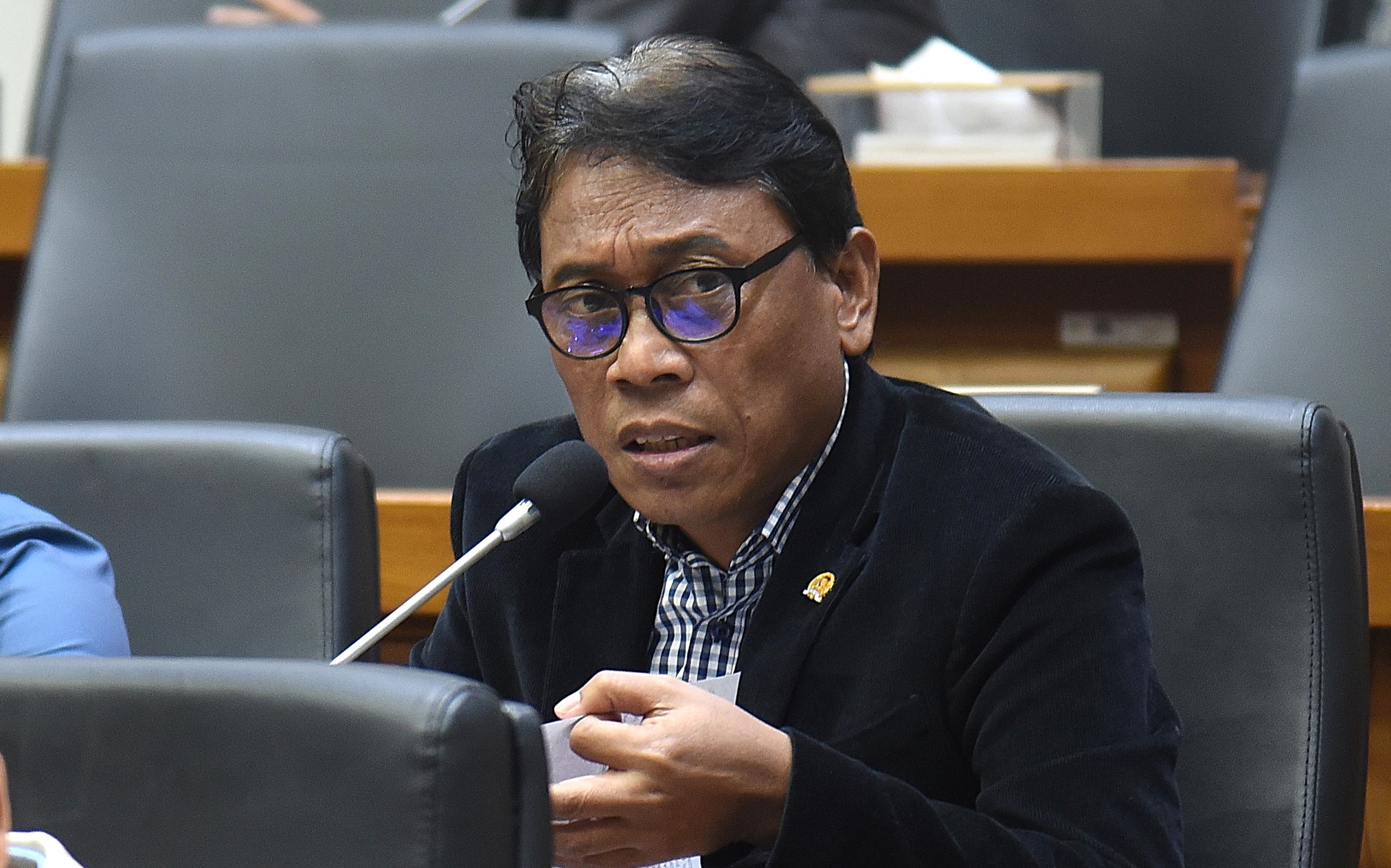Anggota Badan Legislasi DPR RI I Ketut Kariyasa Adnyana dalam Rapat (Pleno) Keterangan Pengusul (Komisi II) Dalam Rangka Harmonisasi 10 RUU tentang Kab/Kota di Provinsi Gorontalo, Sulawesi Tenggara dan Sulawesi Utara, Gedung Nusantara I, DPR RI, Senayan, Jakarta, Senin (3/3/2025). Foto : Opie/Andri.