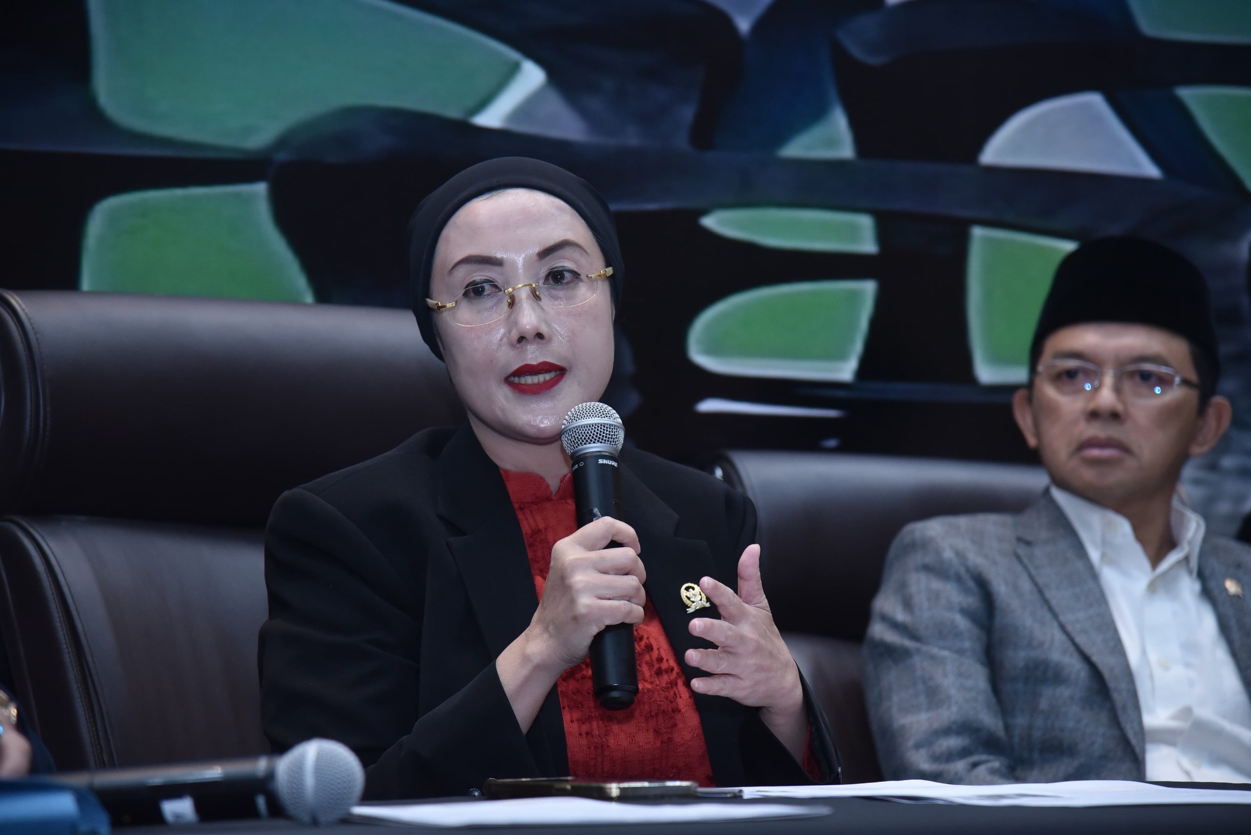 Anggota Komisi VIII DPR RI, Selly Andriany Gantina, dalam diskusi Dialektika Demokrasi bertema "Mengawal Komitmen Kementerian Agama dalam Penerapan Kebijakan Pesantren Ramah Anak", di Gedung Nusantara I, Senayan, Jakarta, Kamis (6/3/2025). Foto: Azka/vel.