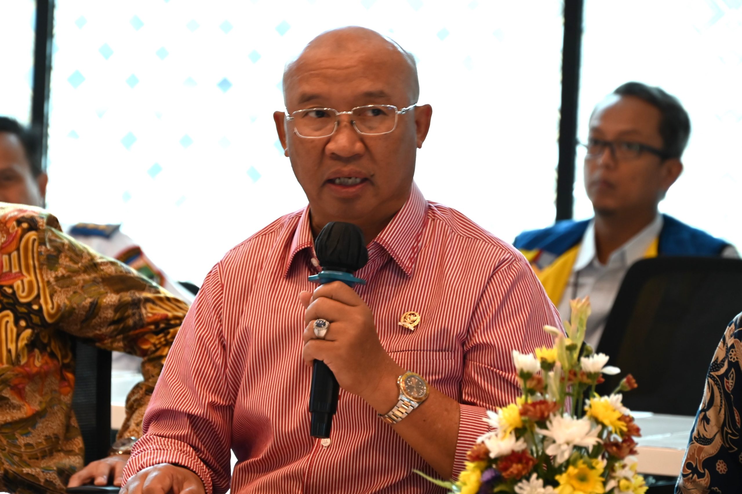 Anggota Komisi V DPR RI, Mukhlis Basri, saat mengikuti kunjungan kerja spesifik Komisi V DPR RI ke Pelabuhan Merak, Cilegon, Kamis (13/3/2025). Foto: Yasmin/vel.