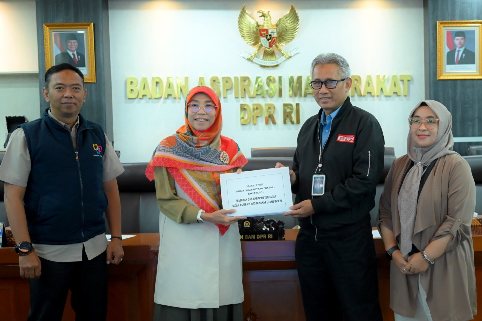 Ketua BAM DPR RI, Netty Prasetiyani Heryawan, saat menerima masukan dari hasil Lomba Orator Bintang Orasi (LOBO) ke-19 di Gedung Nusantara II, DPR RI, Senayan, Jakarta, Rabu (12/3/2025). Foto: Mentari/vel.