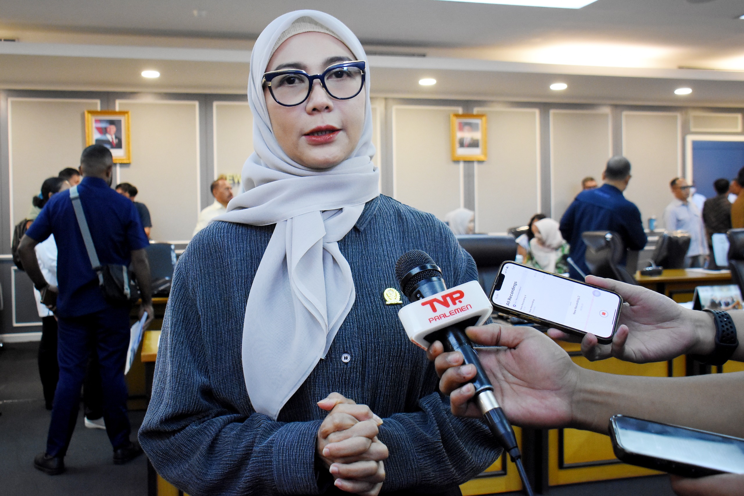 Anggota Komisi XIII DPR RI, Melati usai Rapat Kerja dengan DPD RI di Gedung Parlemen, Senin (10/3/2025). Foto : Runi/Andri.