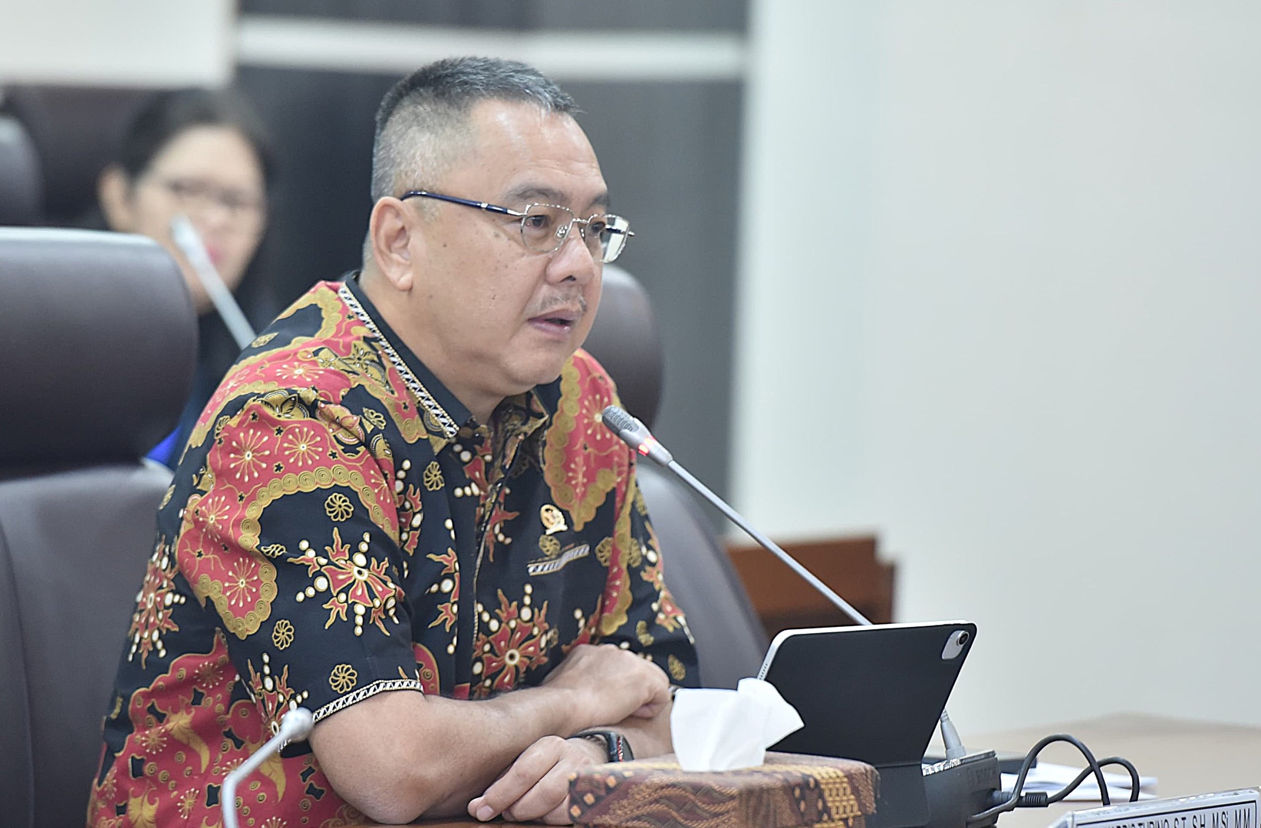 Anggota BAM DPR RI Harris Turino dalam RDPU dengan lima ketua umum asosiasi pengembang terkait industri properti di Gedung Nusantara II, Jakarta, Rabu (19/3/2025). Foto : Azka/Andri.