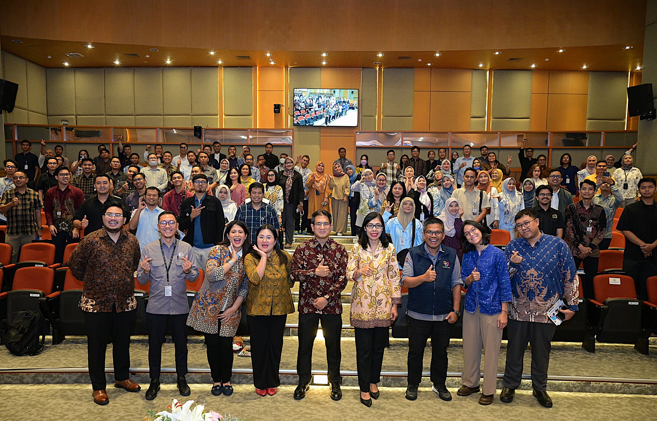 Deputi Bidang Persidangan Setjen DPR RI, Suprihartini hadir dalam acara Biro Pemberitaan Parlemen Setjen DPR RI bekerja sama dengan META Indonesia menggelar Pelatihan Pengembangan Media Sosial yang Efektif di Gedung Nusantara, DPR RI, Senayan, Jakarta, Rabu (23/4/2025). Foto : Hans/Andri.