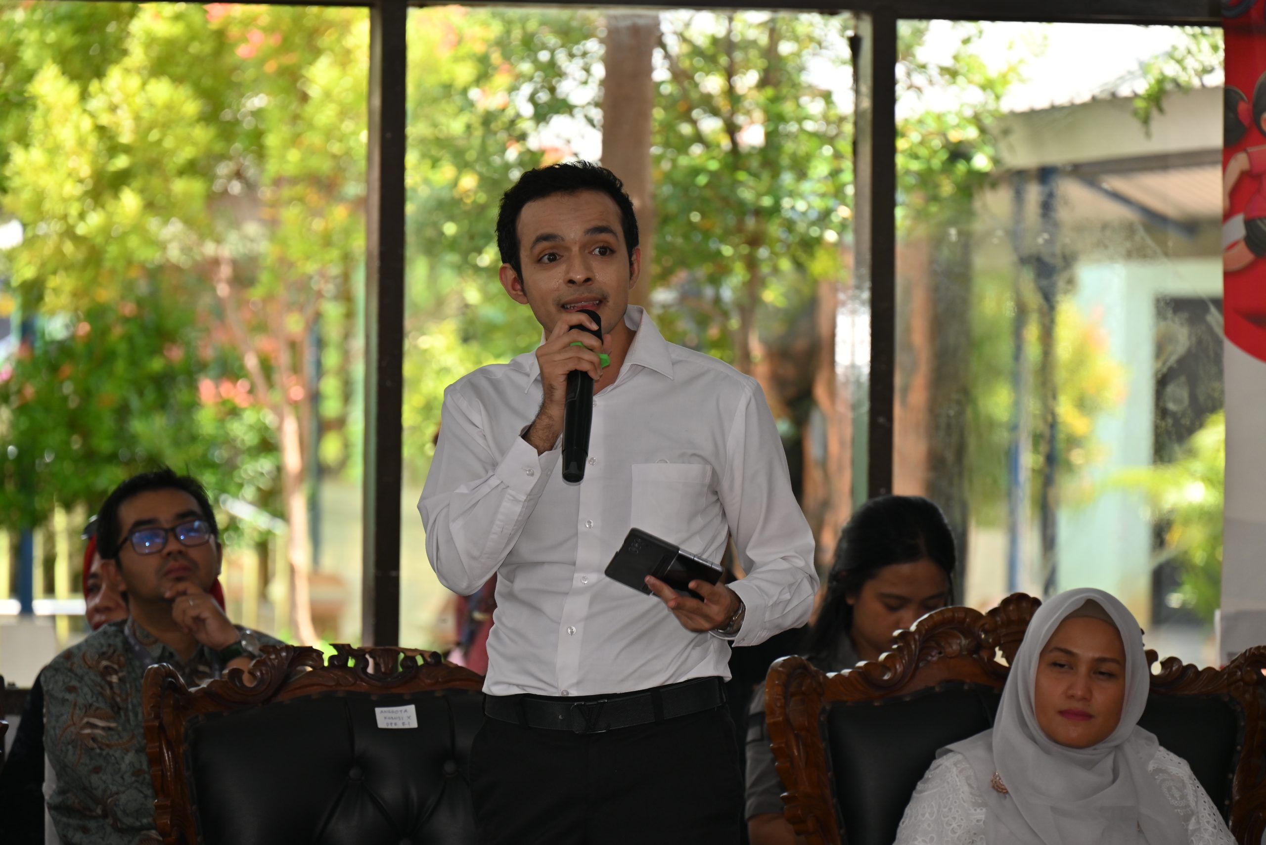 Anggota Komisi X DPR RI Gamal Albinsaid, saat pertemuan antara Komisi X DPR RI dengan BPS Provinsi Sulawesi Selatan di Kota Makassar, Kamis (10/4/2025). Foto: Tasya/vel.